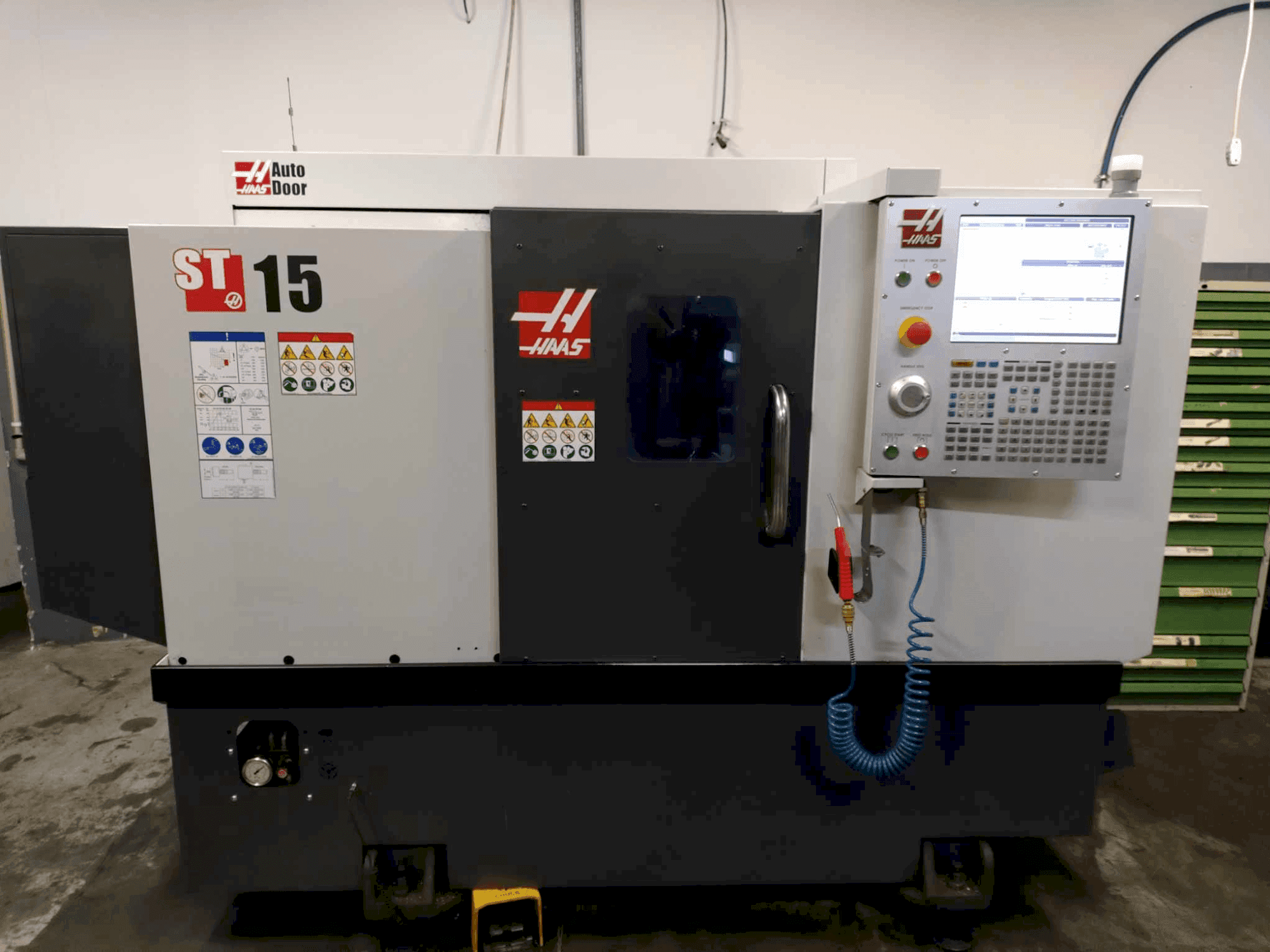 Vista Frontal da HAAS ST-15 máquina