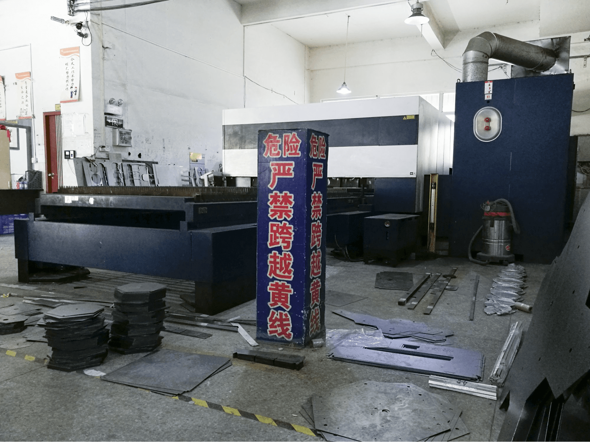 Vista Direita da Trumpf TruLaser L3030 máquina