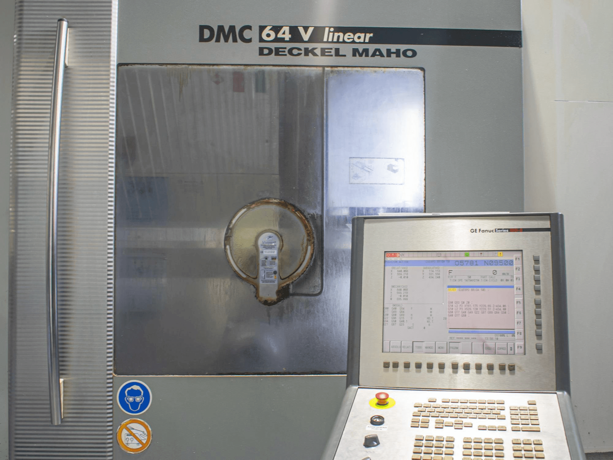 Vista Frontal da DECKEL MAHO DMC 64 V linear máquina