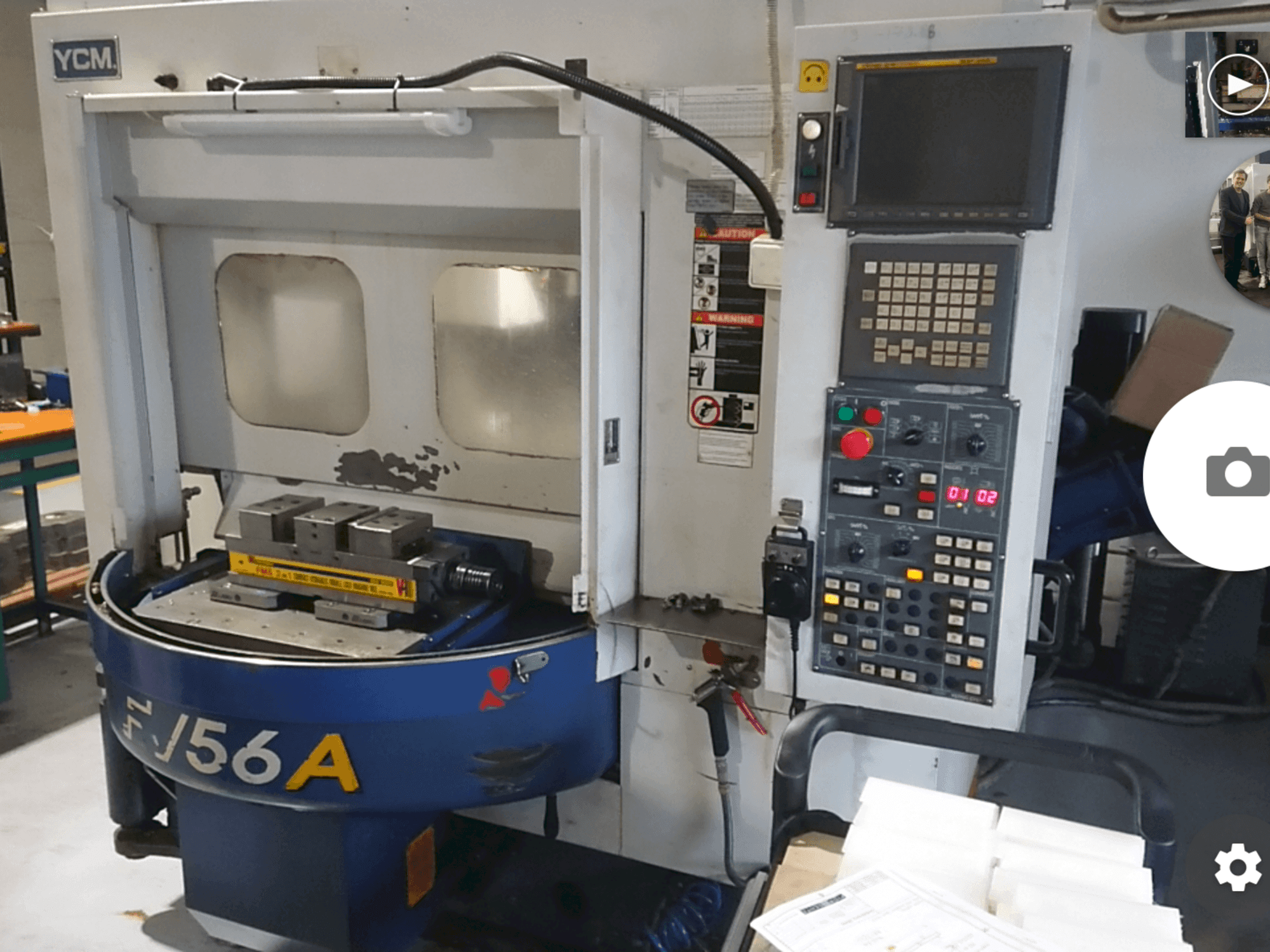 Vista Frontal da YCM FV56A máquina