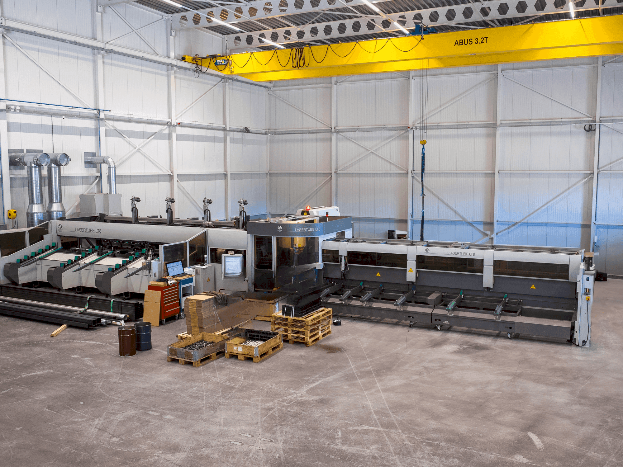 Vista Frontal da BLM Adige LT8 4kW Co2 máquina