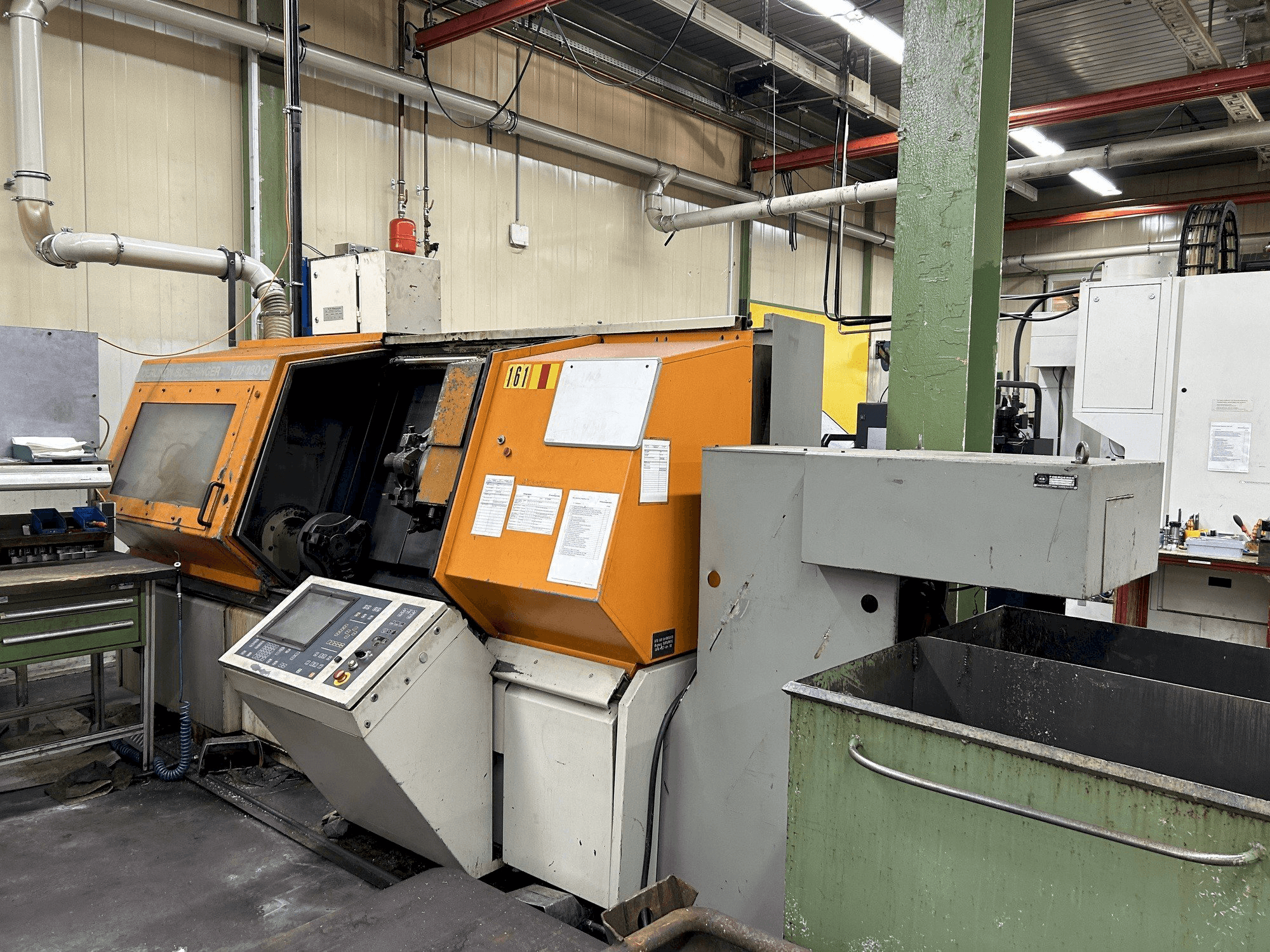 Vista Direita da BOEHRINGER VDF 180 C-U máquina