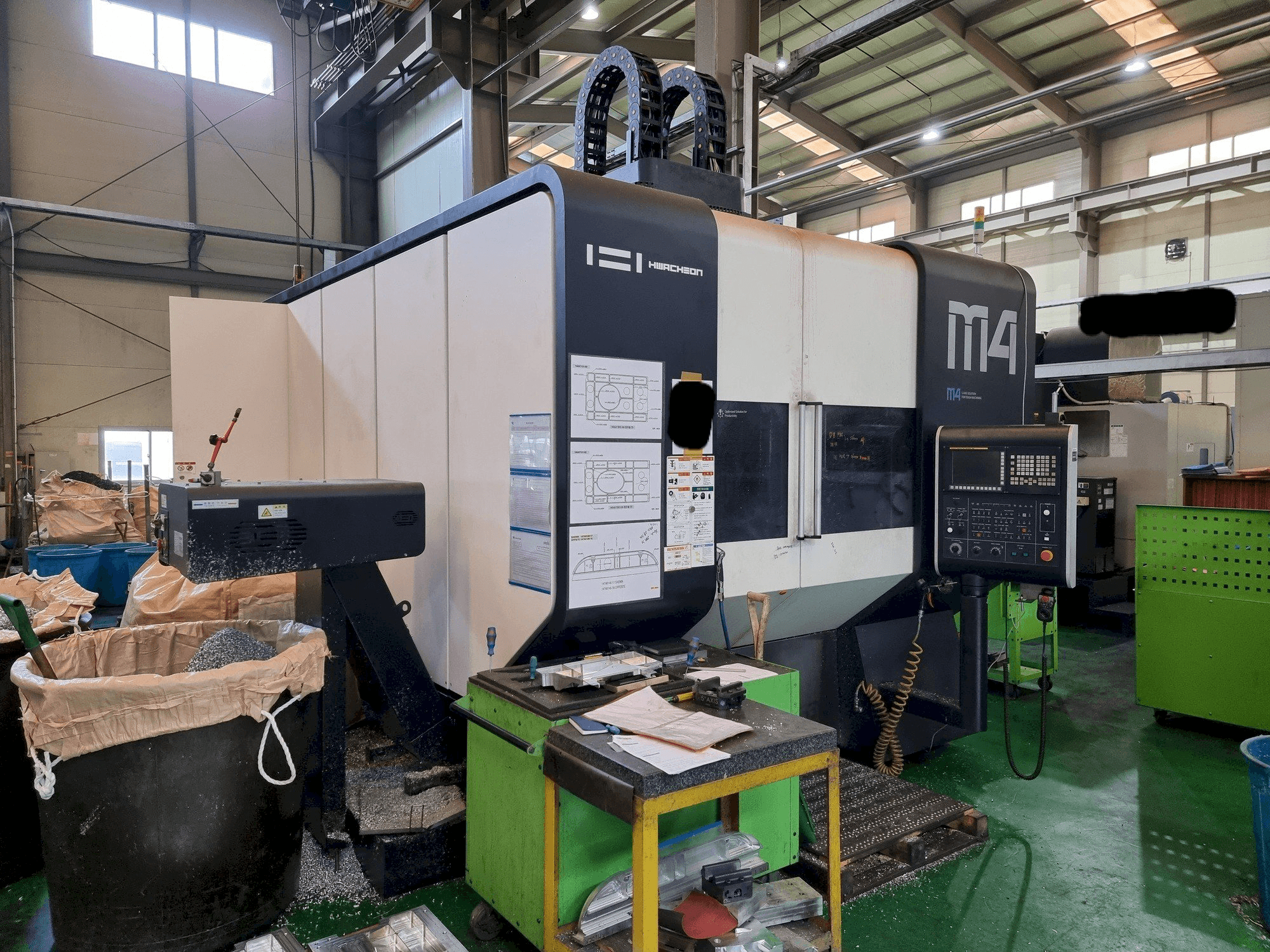 Vista Frontal da HWACHEON M4-5AX máquina