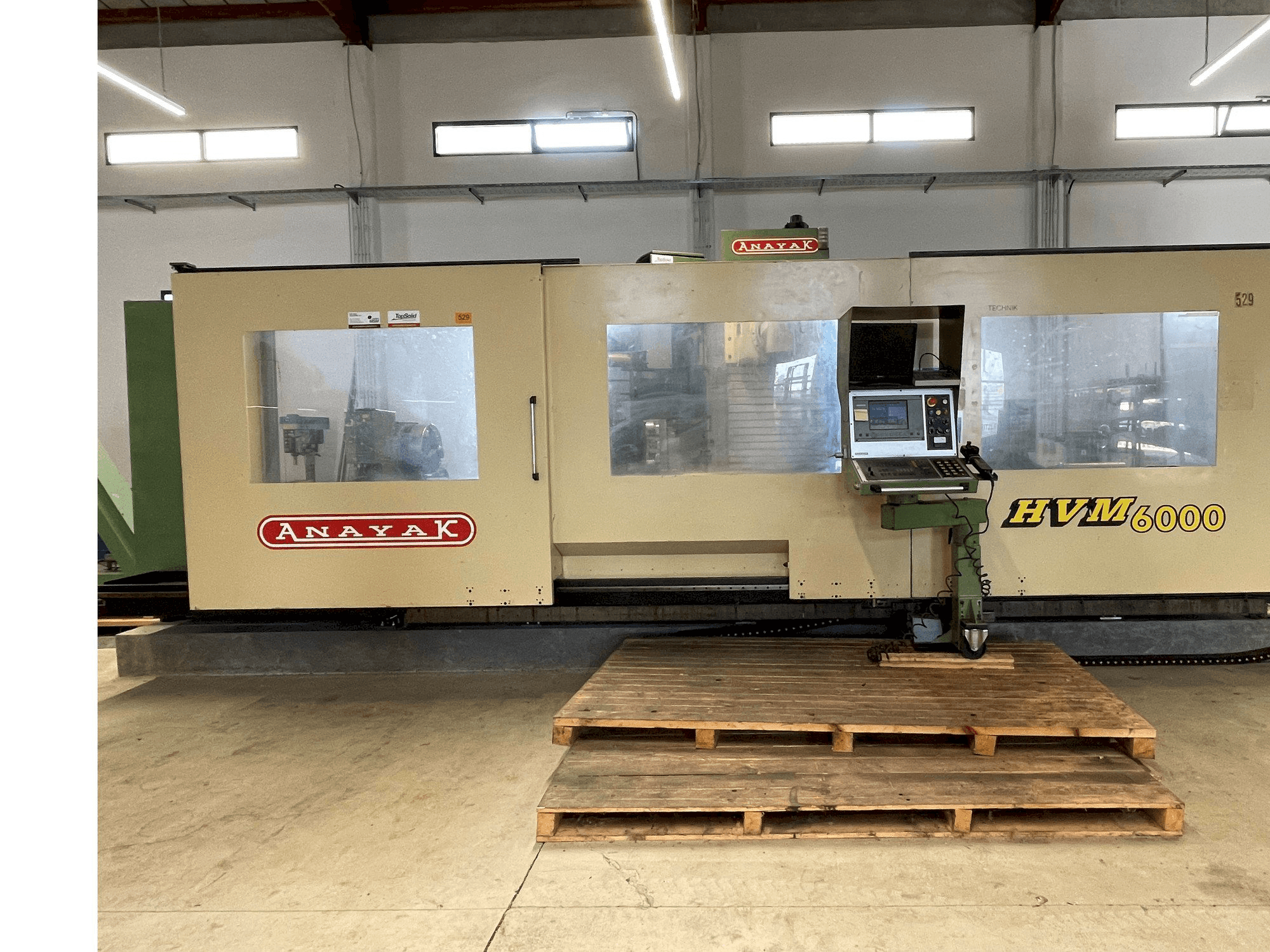 Vista Frontal da ANAYAK HVM-6000 máquina