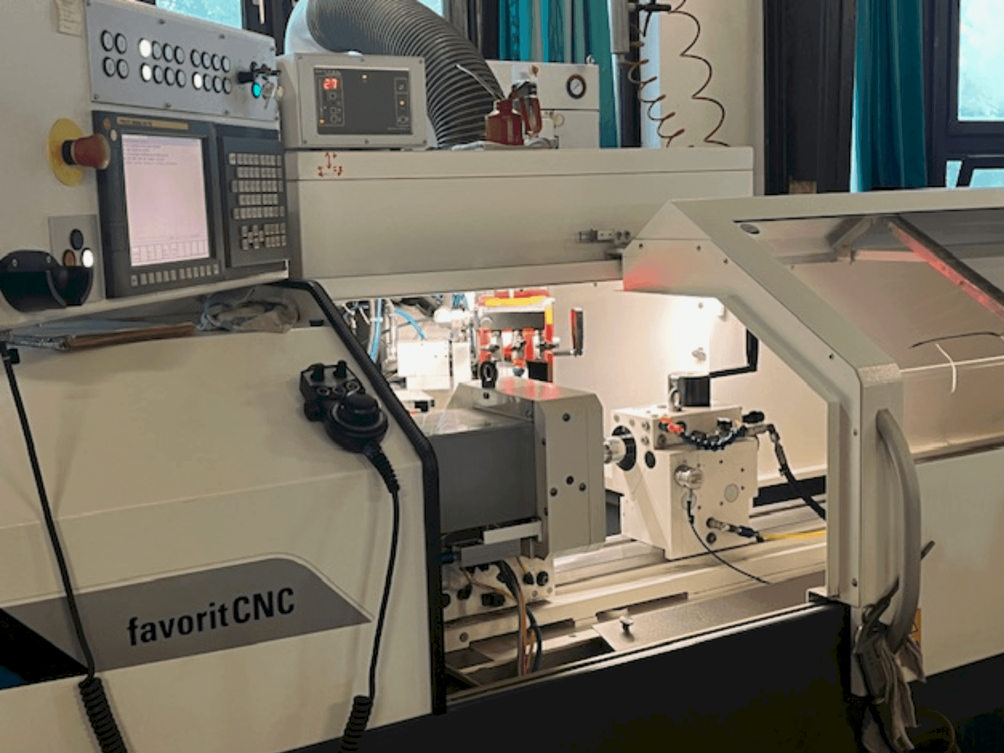 Vista Frontal da STUDER favorit CNC máquina