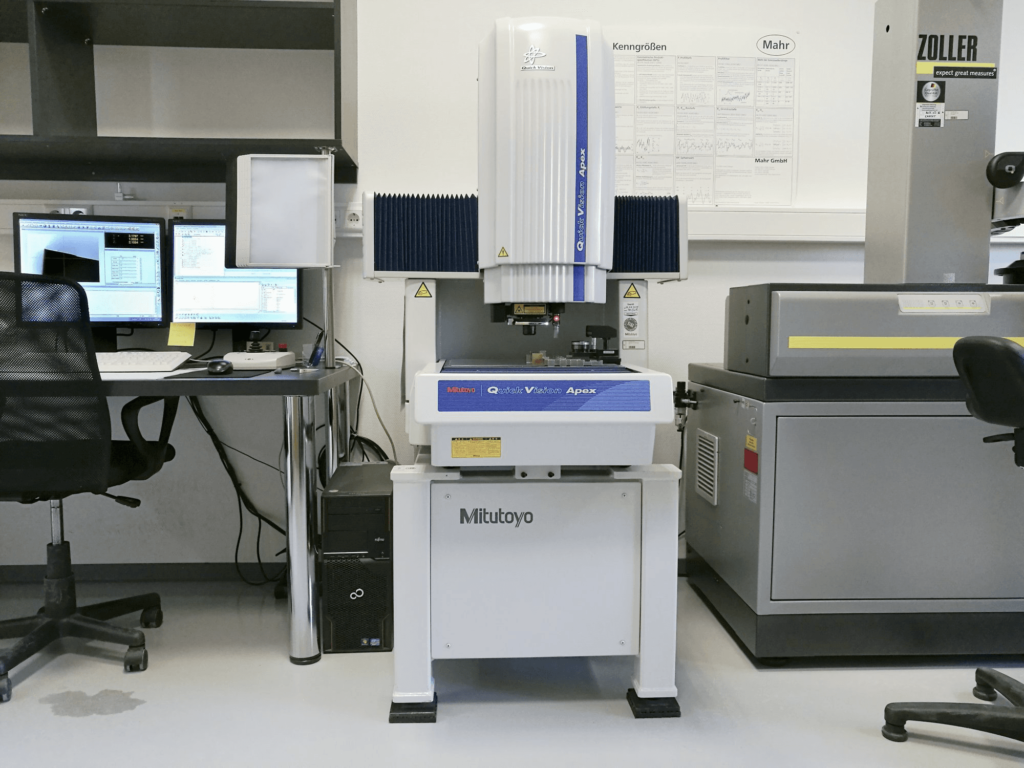 Vista Frontal da Mitutoyo QVT1-X302PIL-C máquina