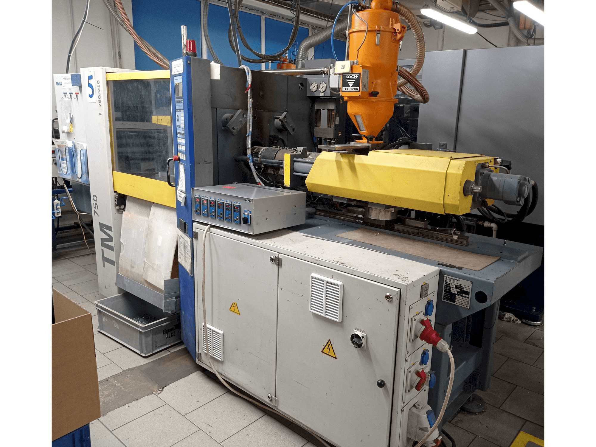 Vista Frontal da Battenfeld TM 750/210 máquina