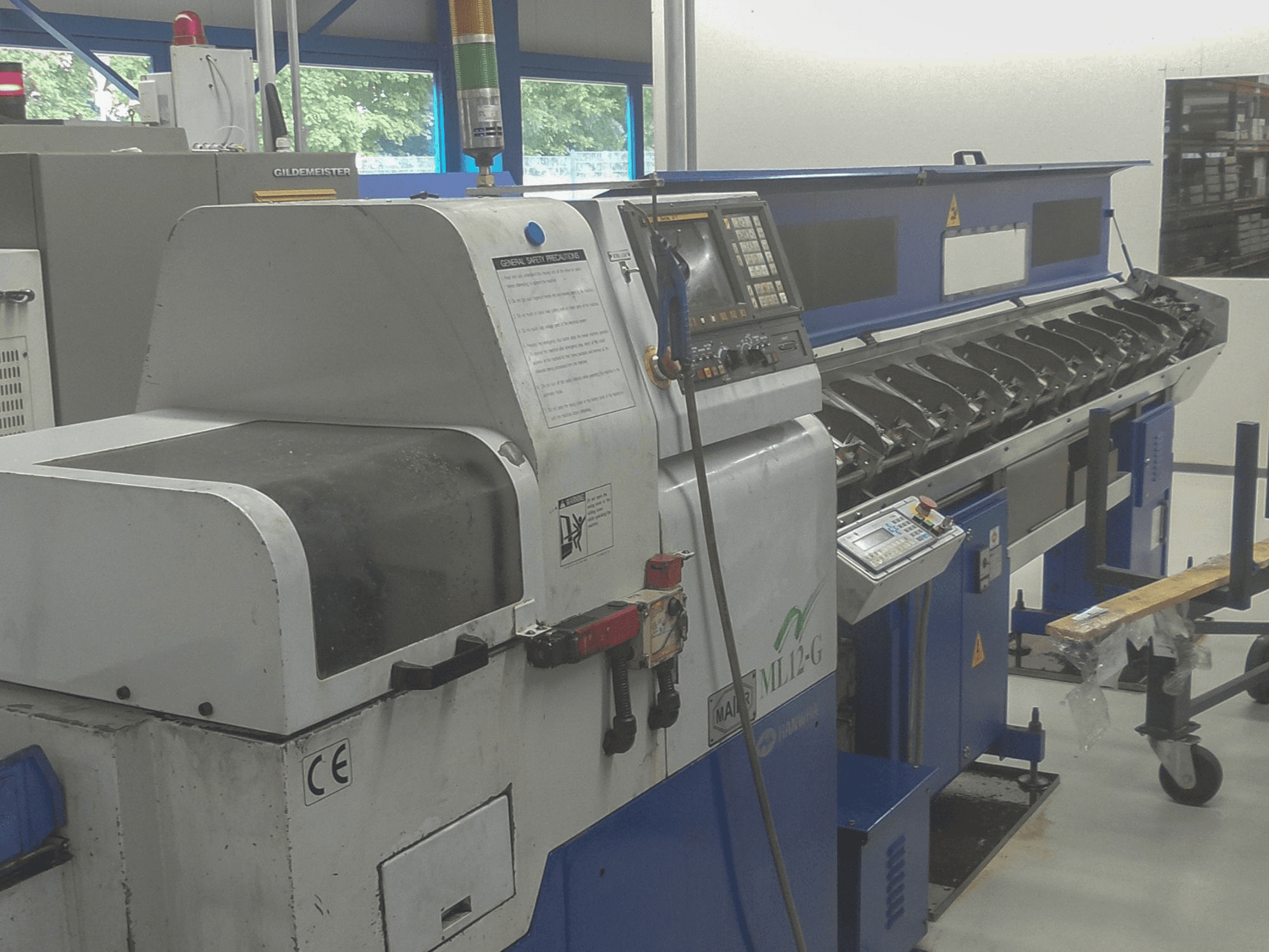 Vista Esquerda da Maier ML-12 máquina