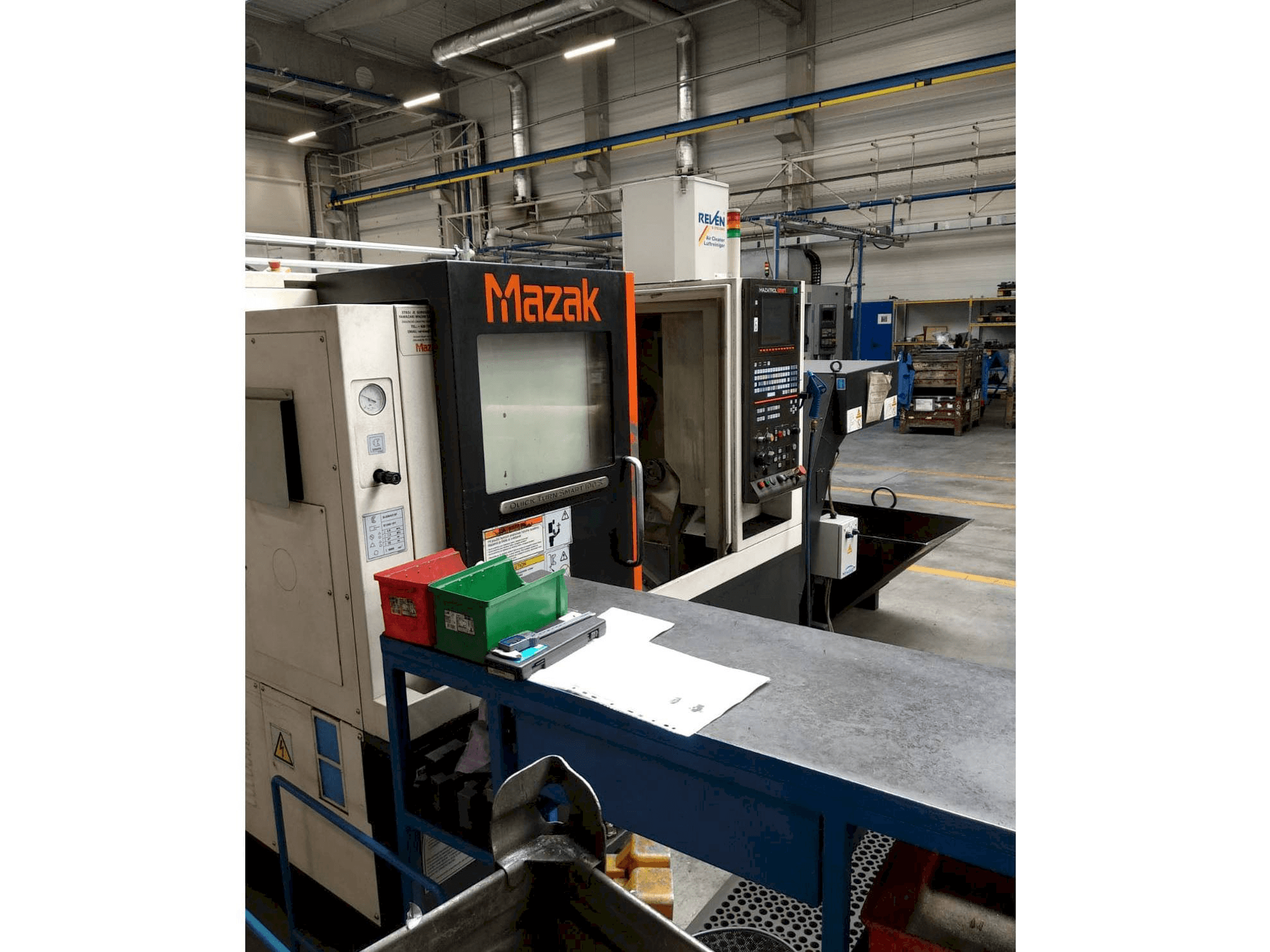 Vista Frontal da Mazak Quick Turn Smart 100 S máquina