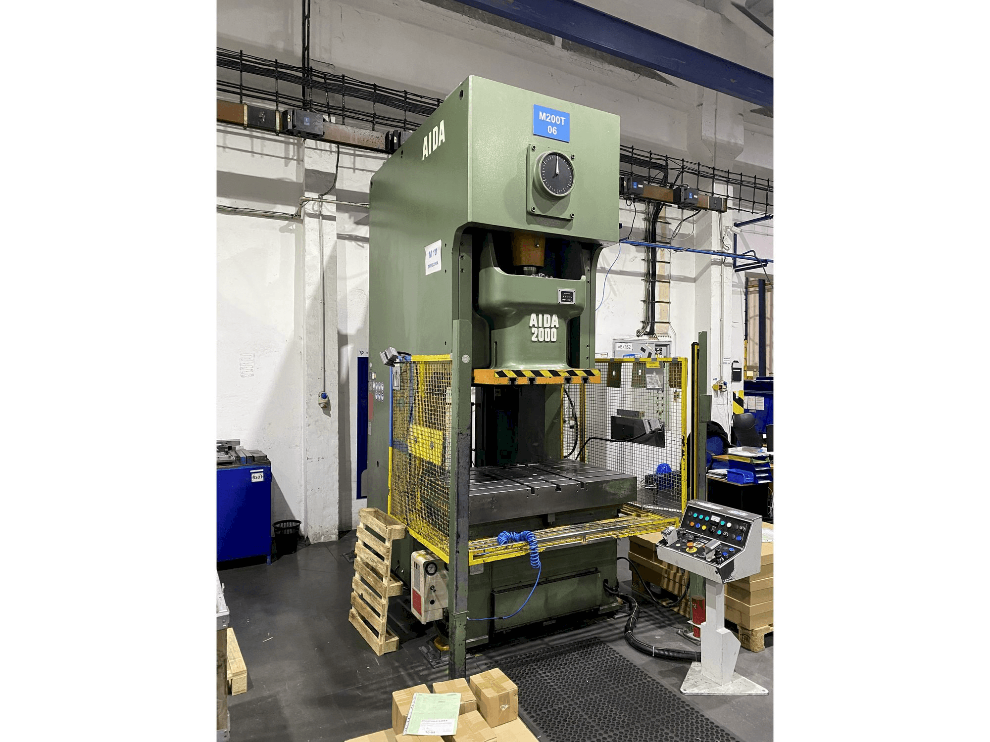 Vista Frontal da AIDA NC1-2000 (2) máquina