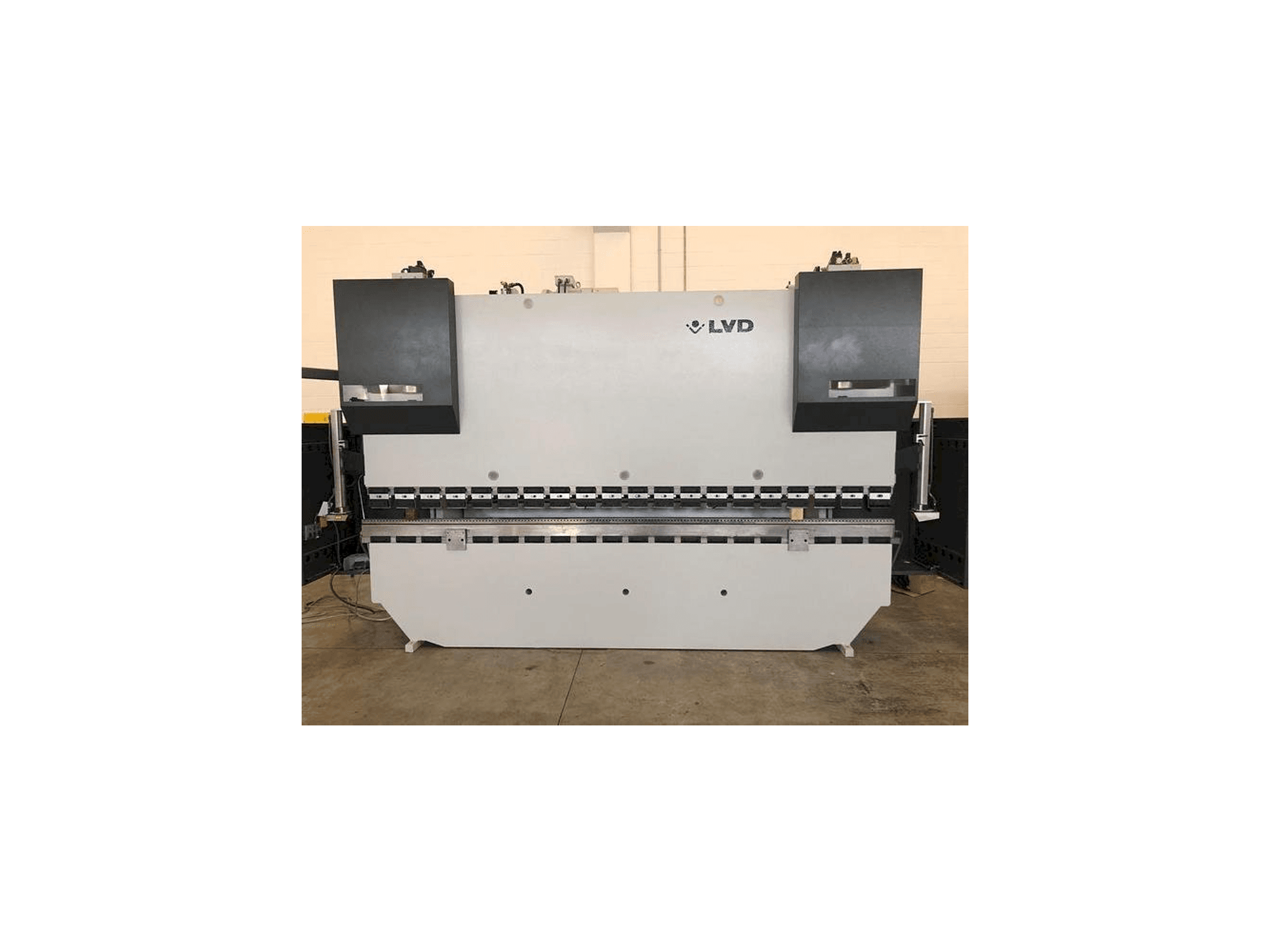 Vista Frontal da LVD PPEB 170/40 máquina