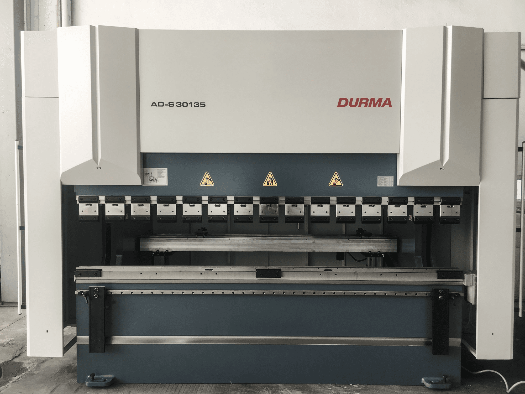 Vista Frontal da Durma AD-S 30135 máquina