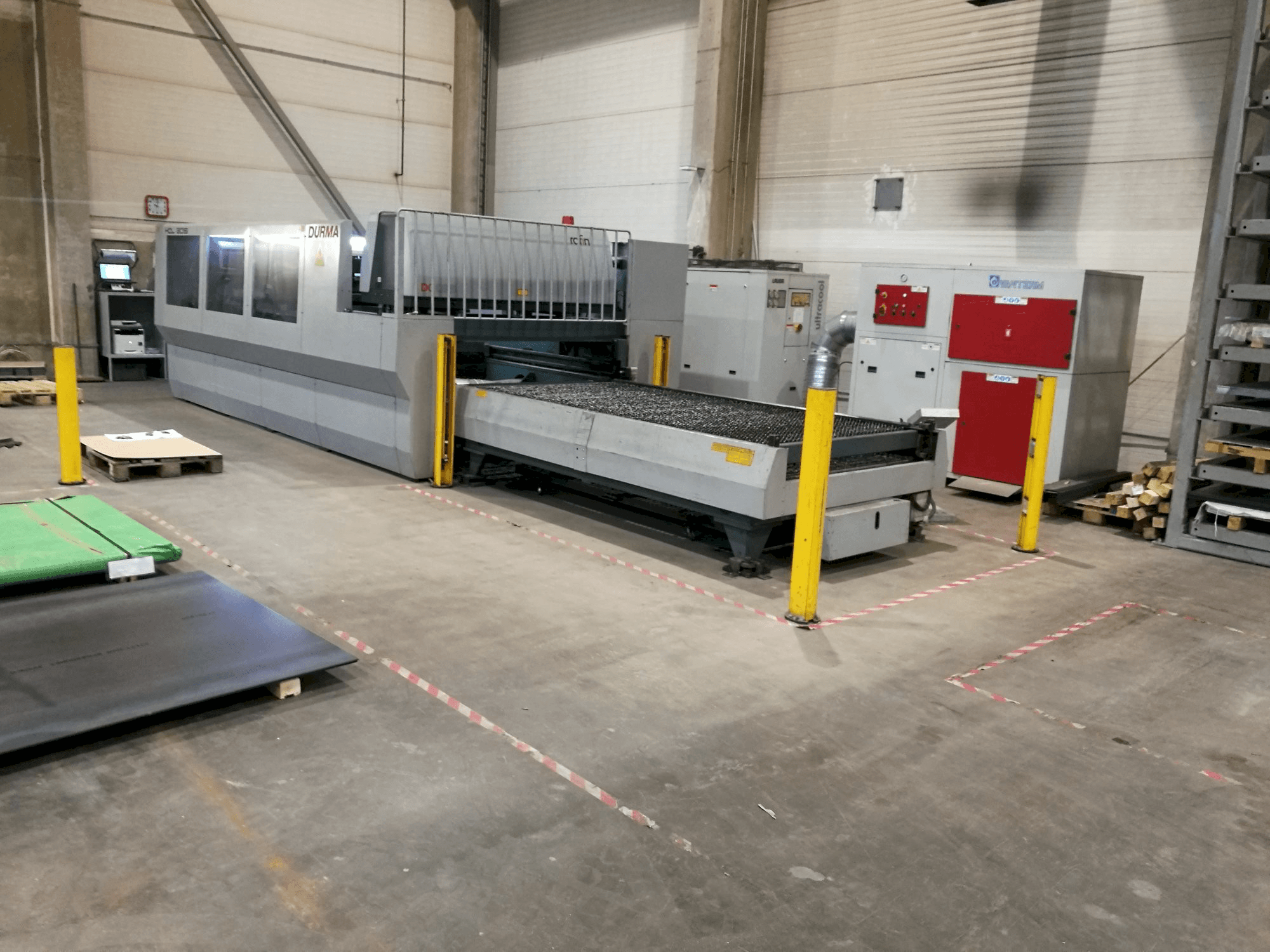 Vista Frontal da Durma HDL 3015 máquina