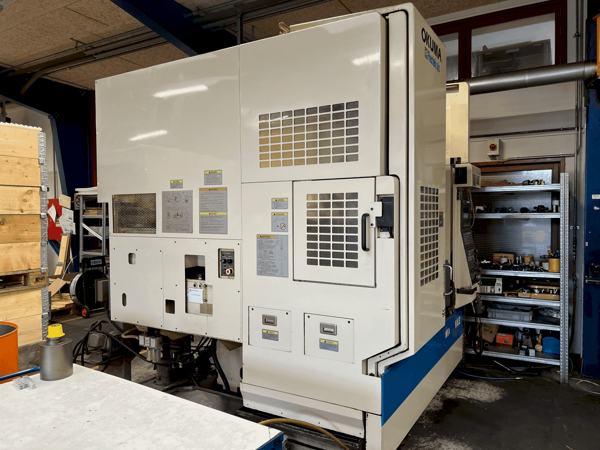 Vista Frontal da Okuma MX-45 VAE máquina