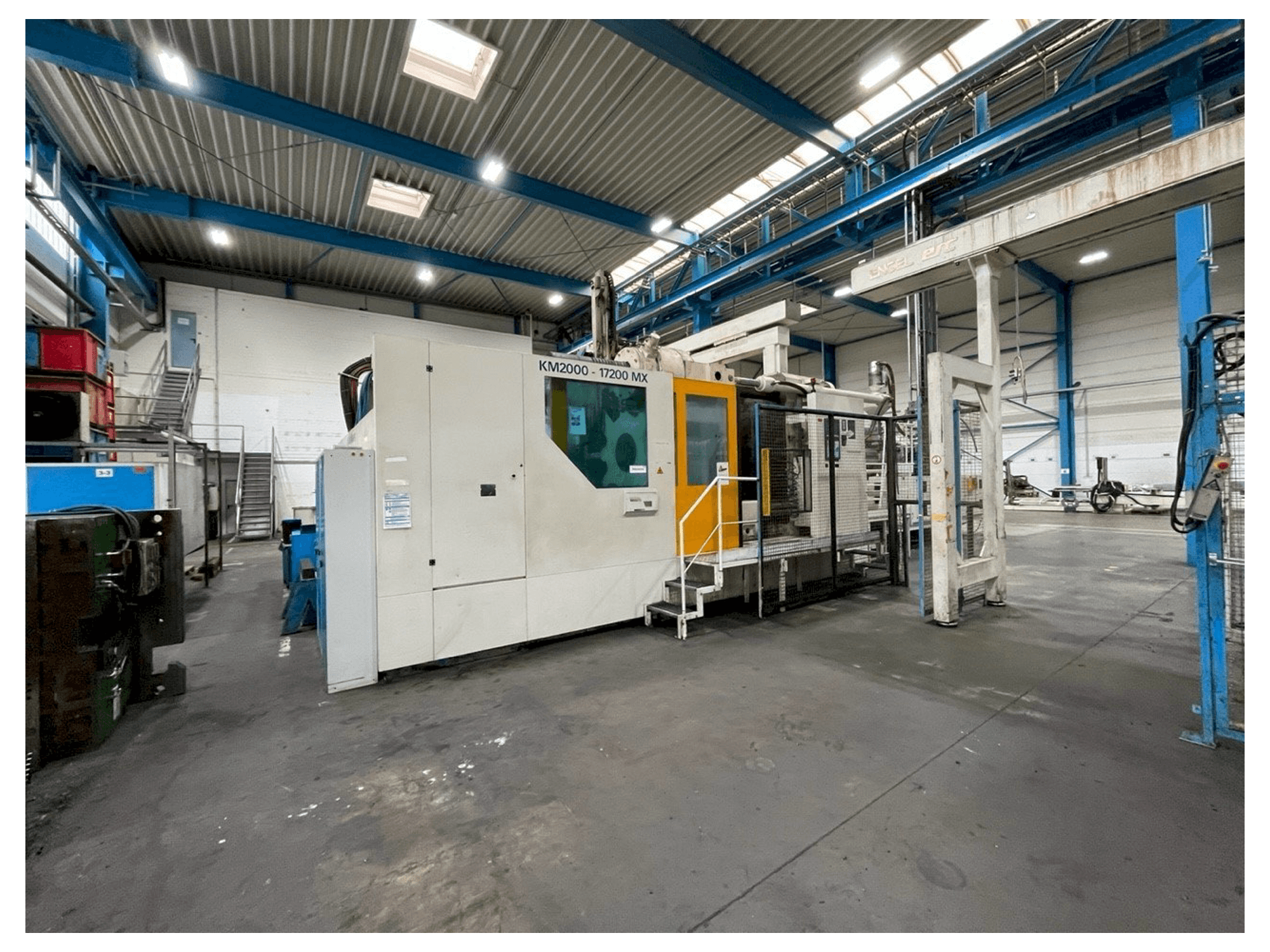 Vista Frontal da Krauss Maffei KM 2000 17200 MX máquina