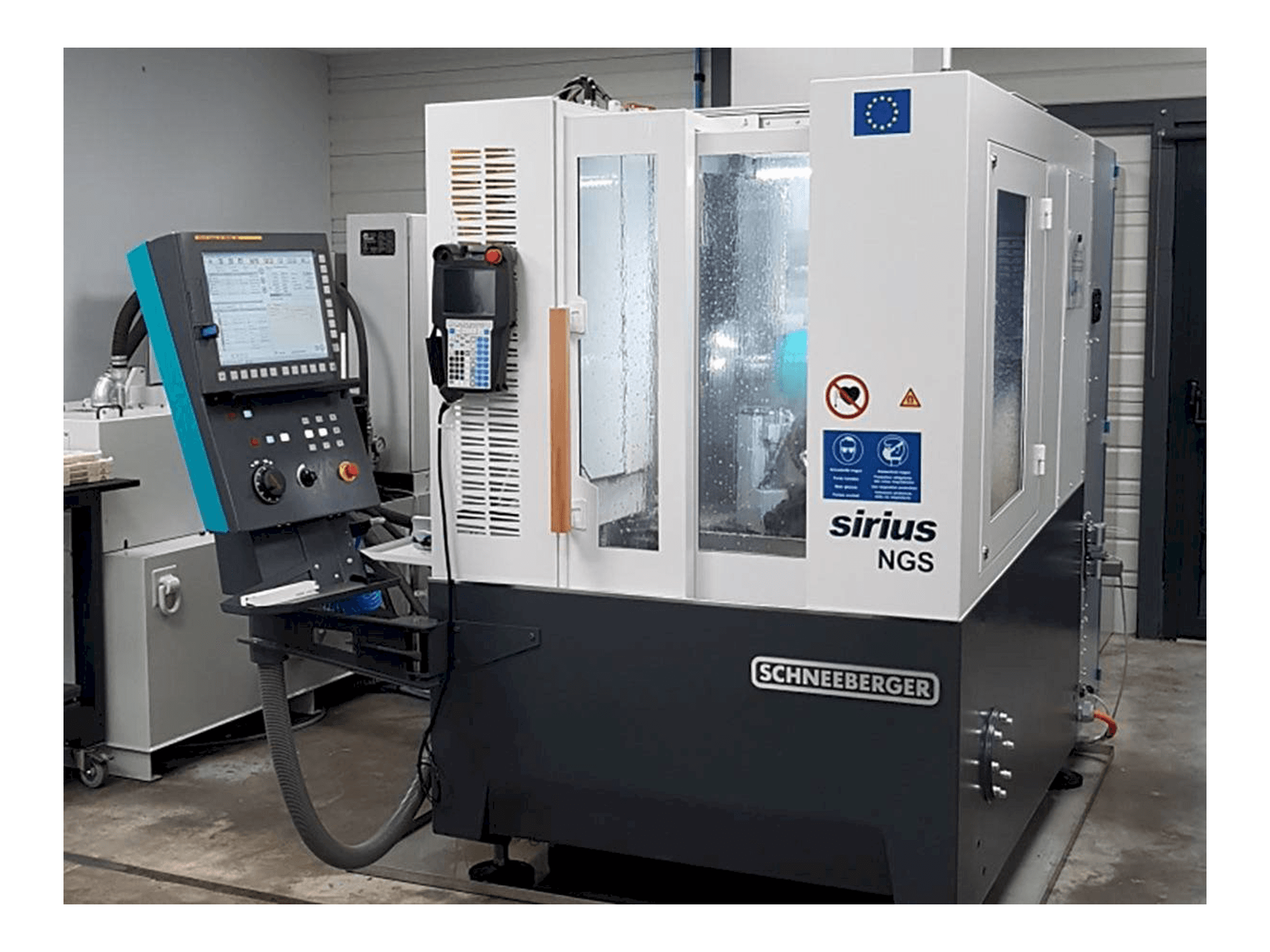 Vista Frontal da Schneeberger SIRIUS NGS máquina