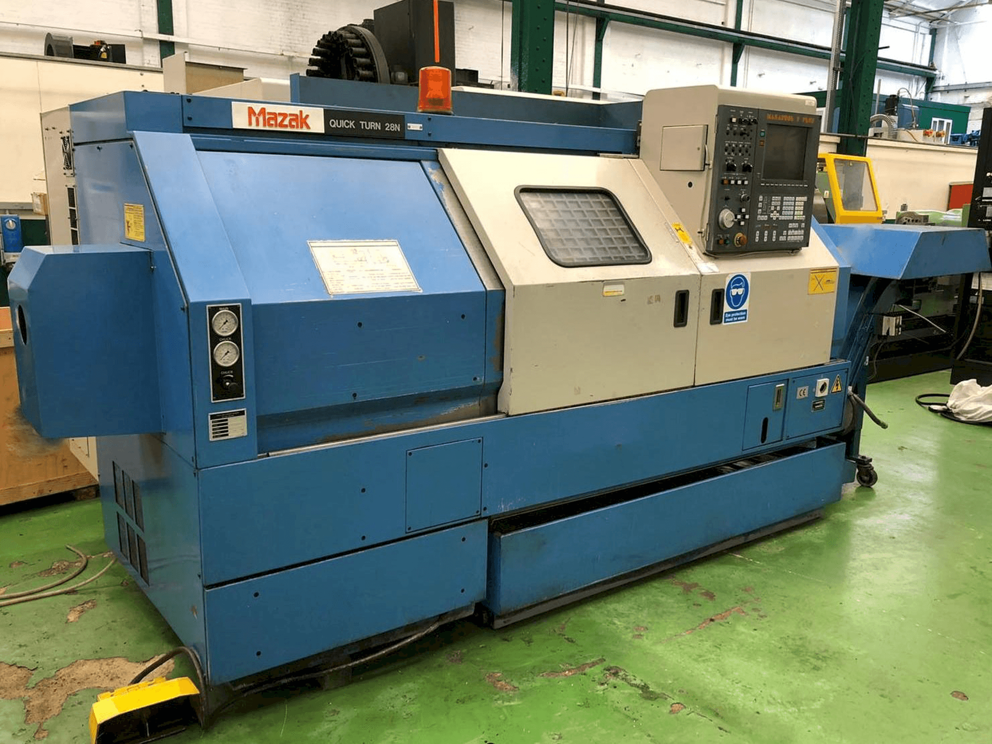 Vista Frontal da Mazak QUICK TURN 28N máquina