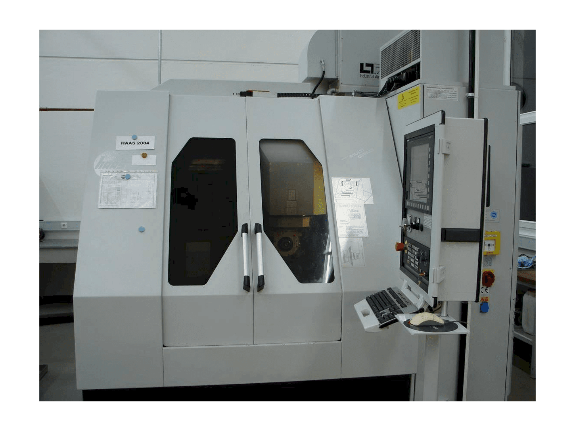 Vista Frontal da HAAS Multigrind AF máquina