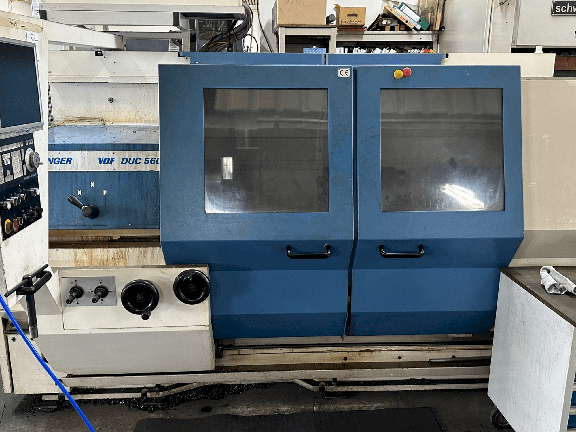 Vista Frontal da BOEHRINGER DUC 560 máquina