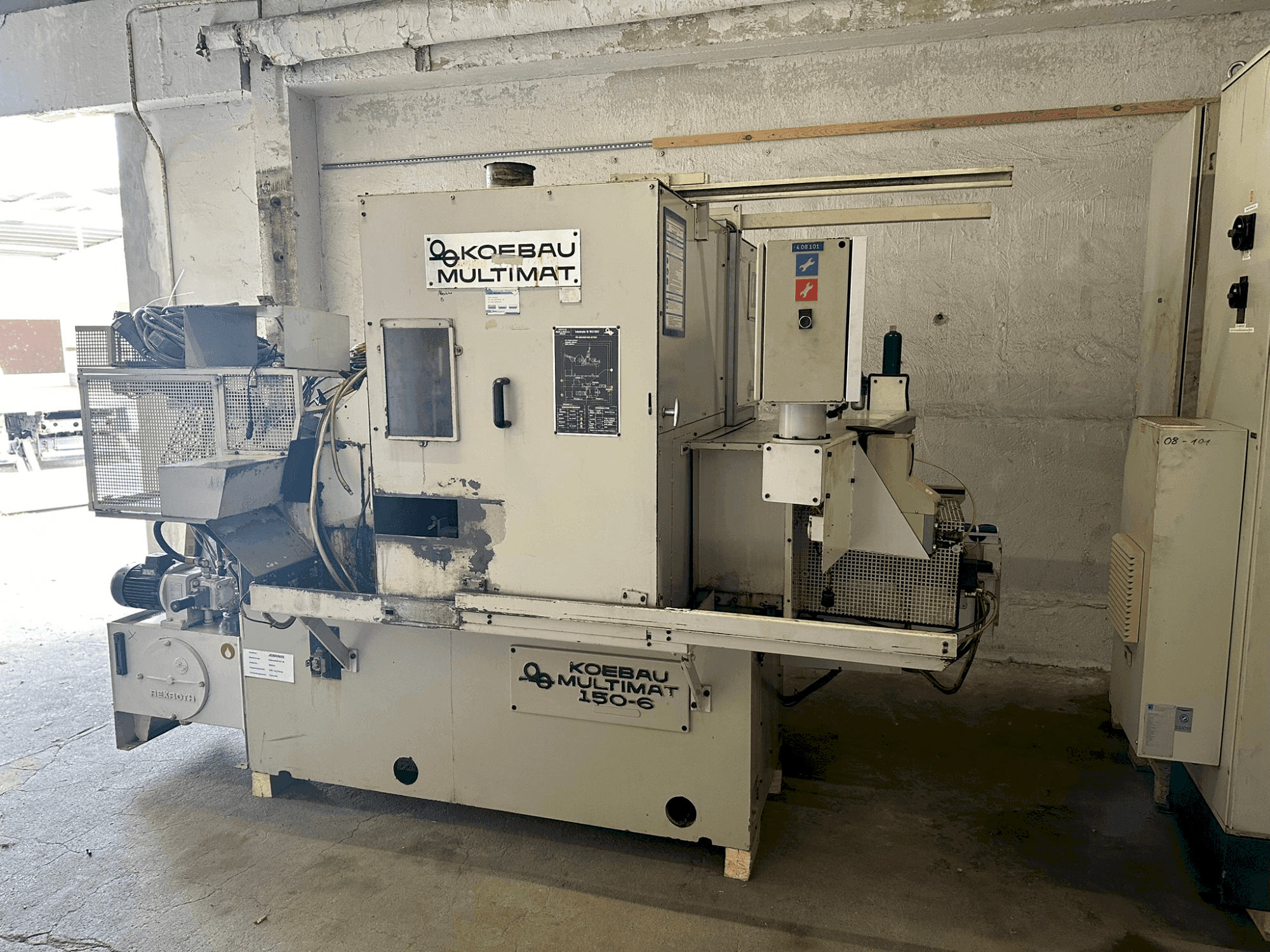 Vista Frontal da KOEBAU Multimat 150 máquina
