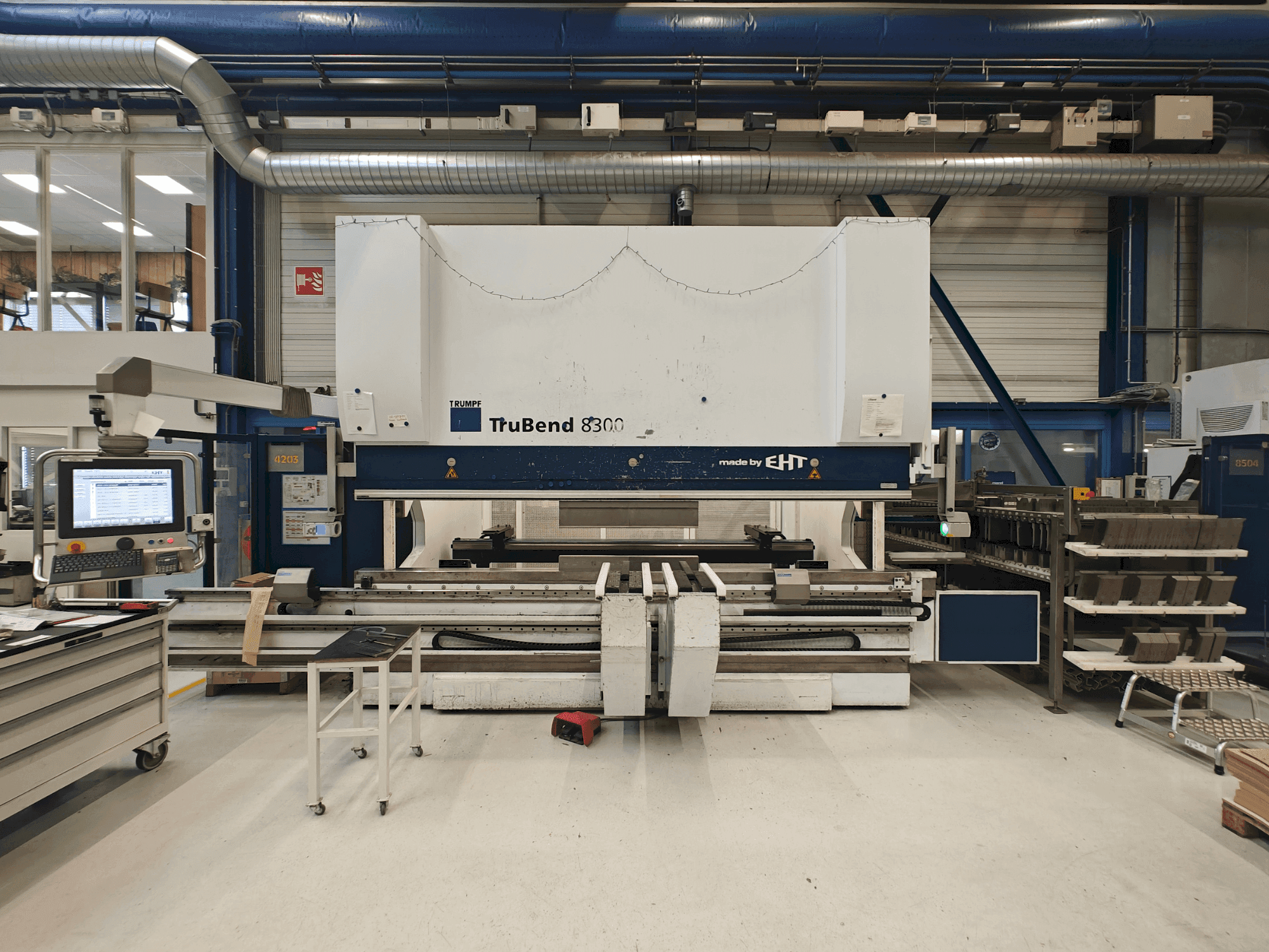 Vista Frontal da EHT TruBend 8300-40 máquina