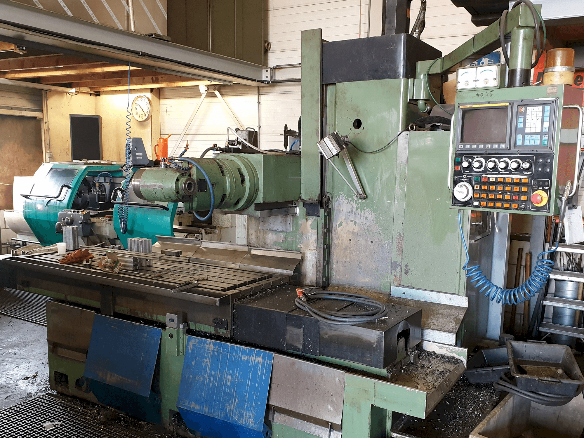 Vista Frontal da YCM X 1800 máquina