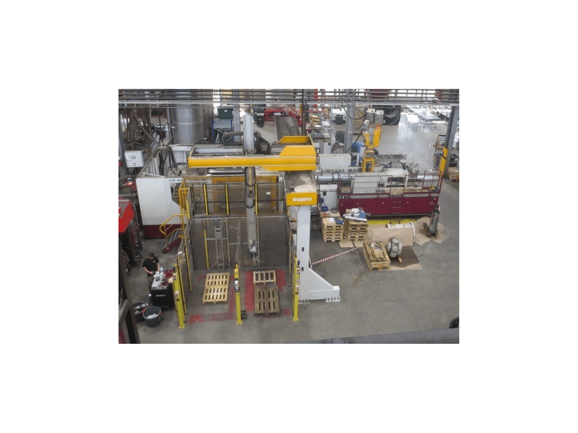 Vista Frontal da Krauss Maffei KM 1600 MC SP 14700 máquina
