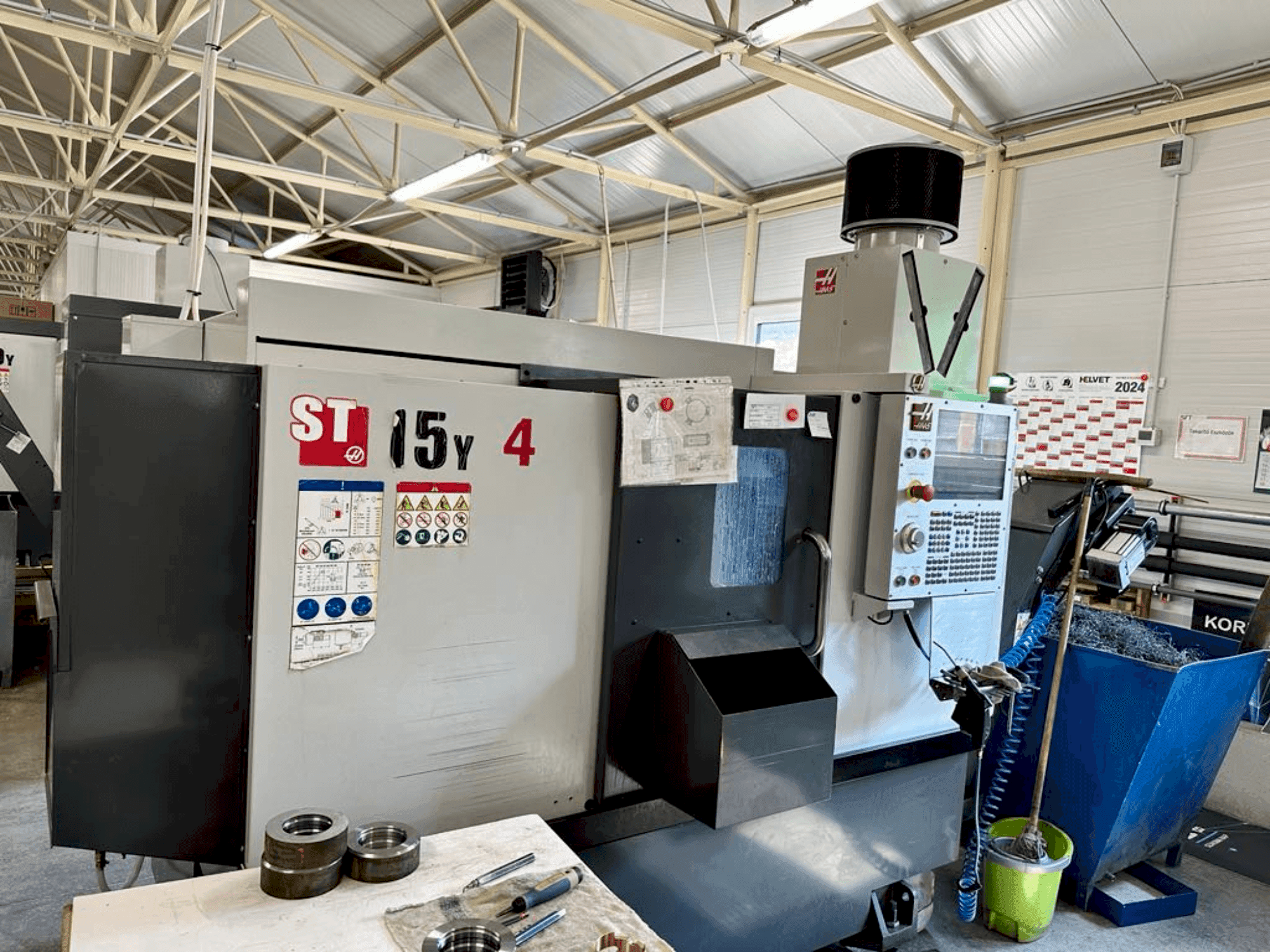 Vista Frontal da HAAS ST-15Y máquina