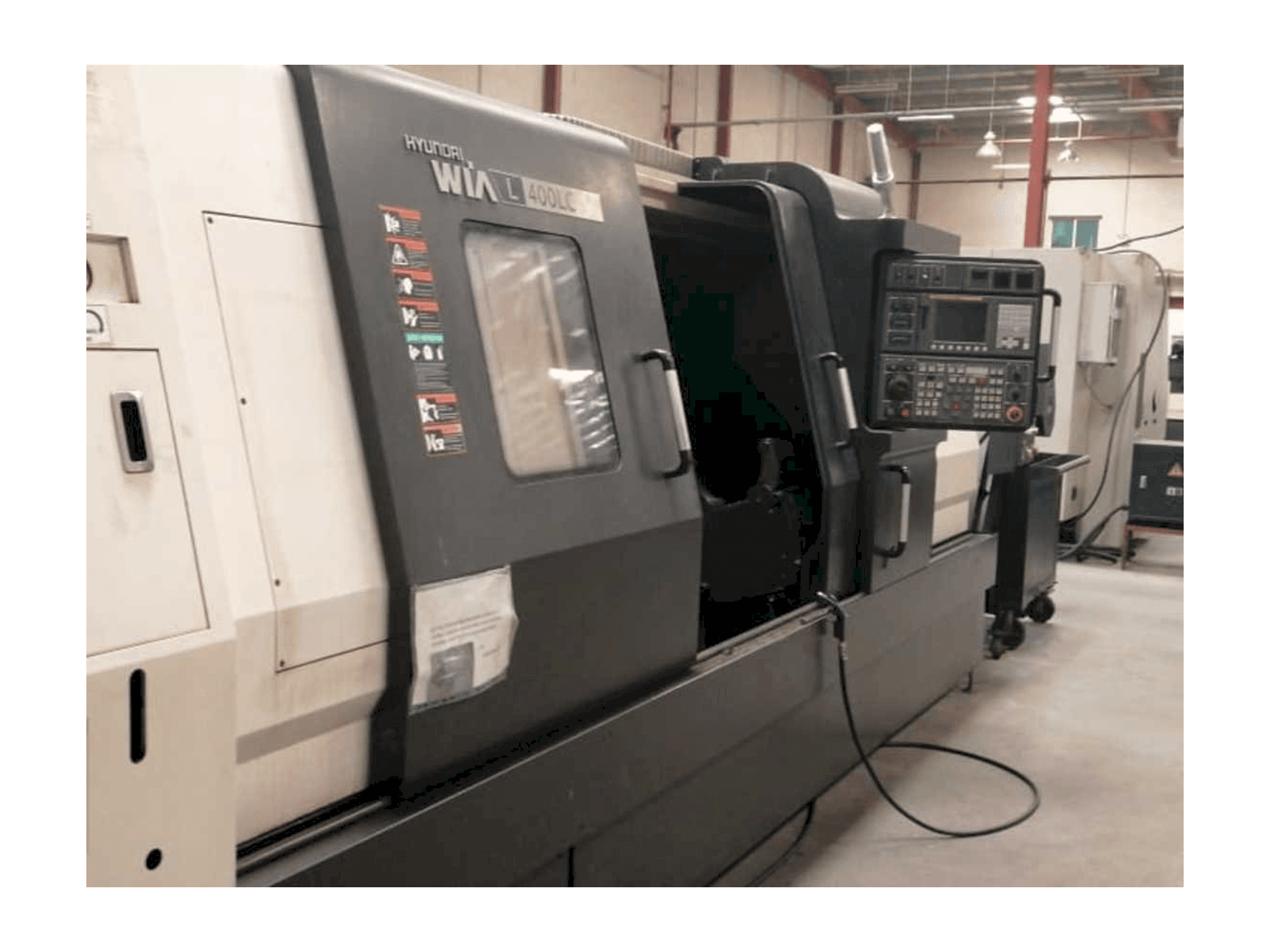 Vista Lateral Esquerda da Hyundai Wia L400LC máquina