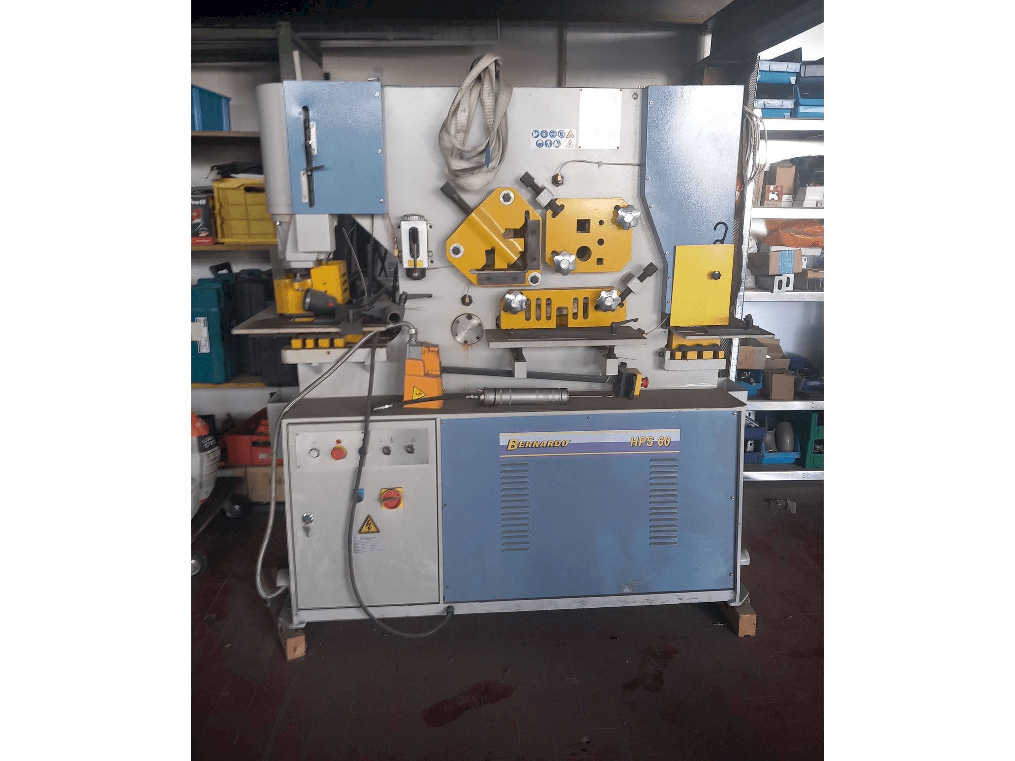 Vista Frontal da Bernardo HPS 60 máquina