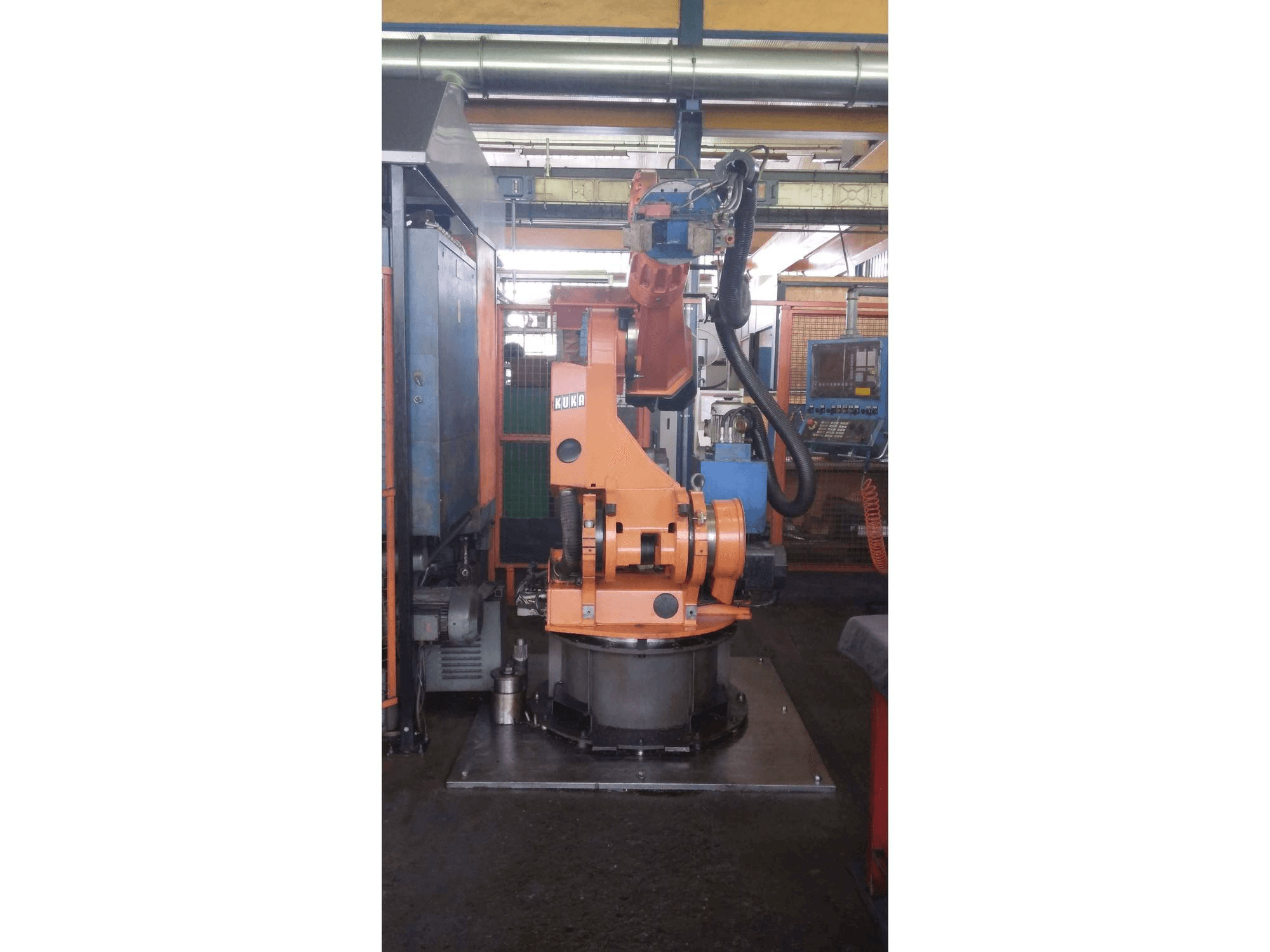 Vista Frontal da KUKA IR 760/120.0 máquina