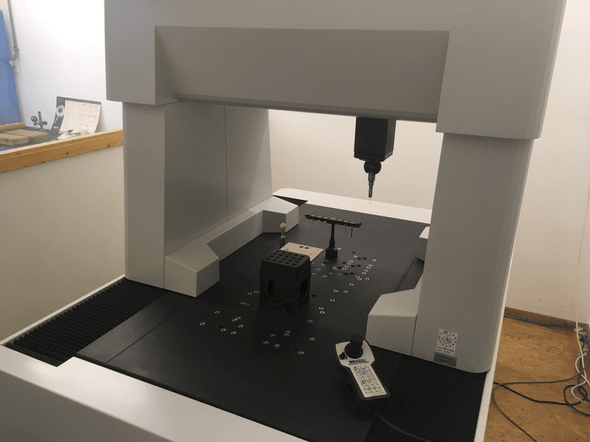 Vista Frontal da EROWA PreSet Qi máquina