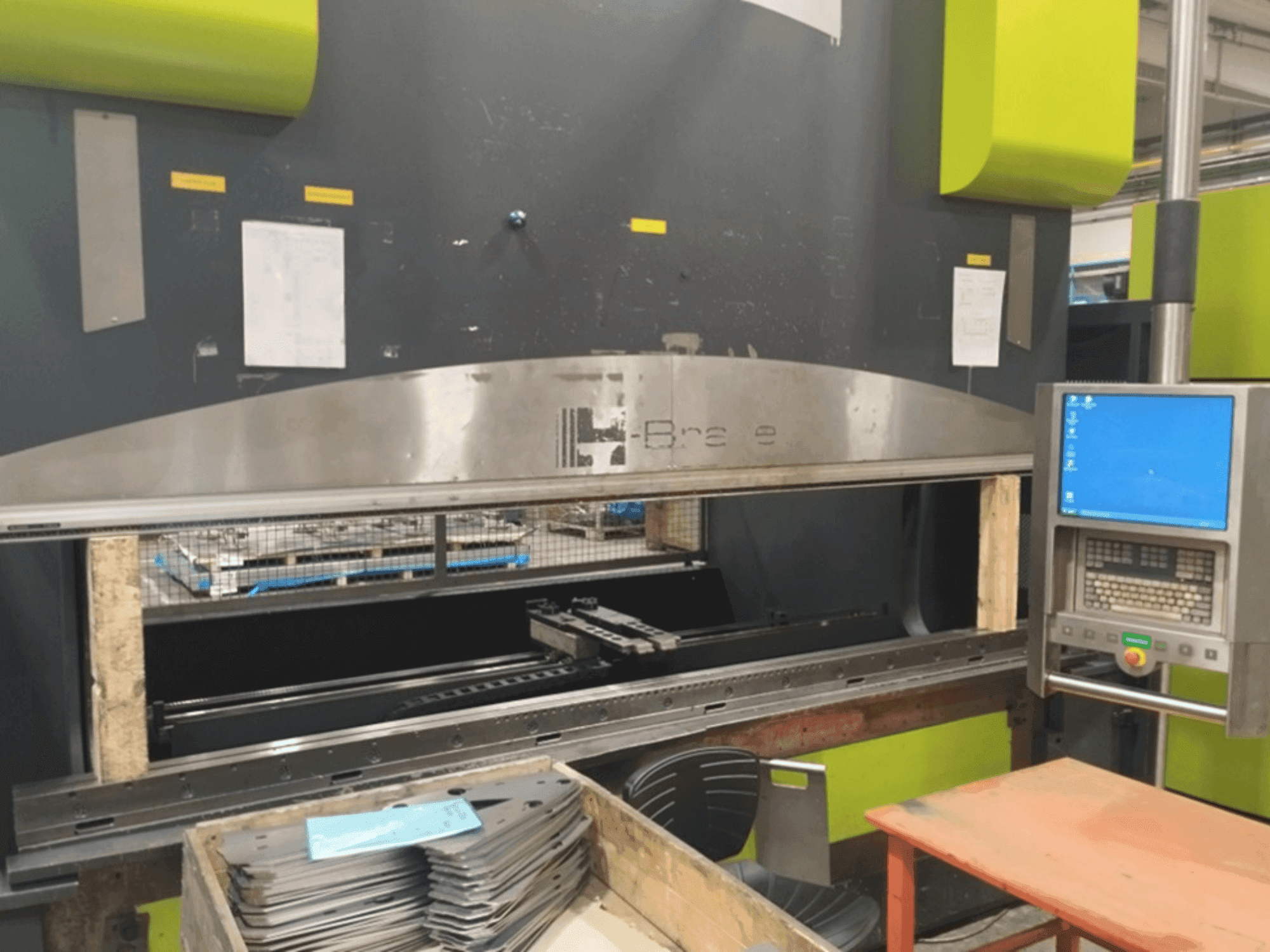 Vista Frontal da Safan SAFAN H-BRAKE 240-3100 máquina