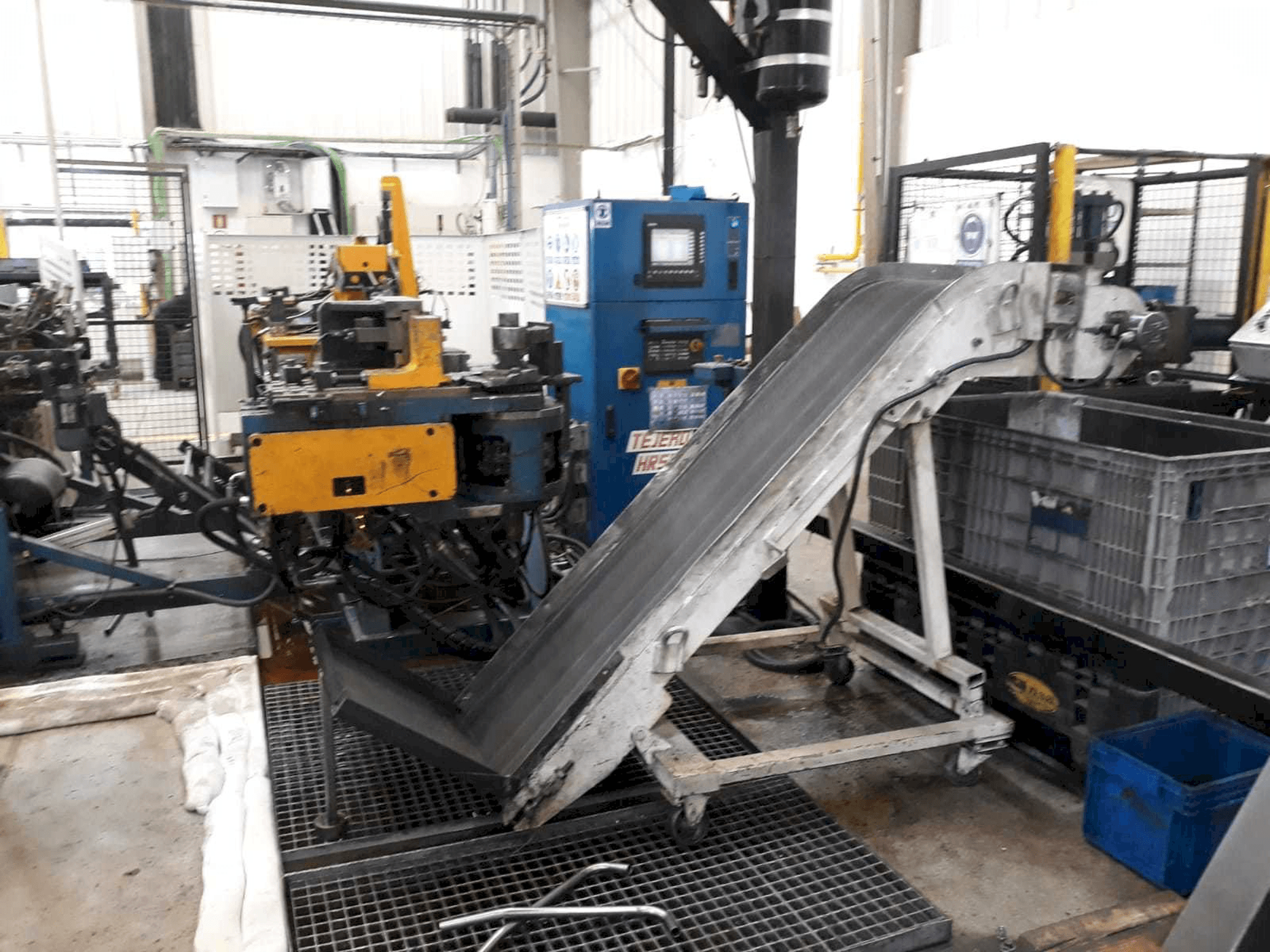 Vista Frontal da Tejero HR-50-CNC máquina