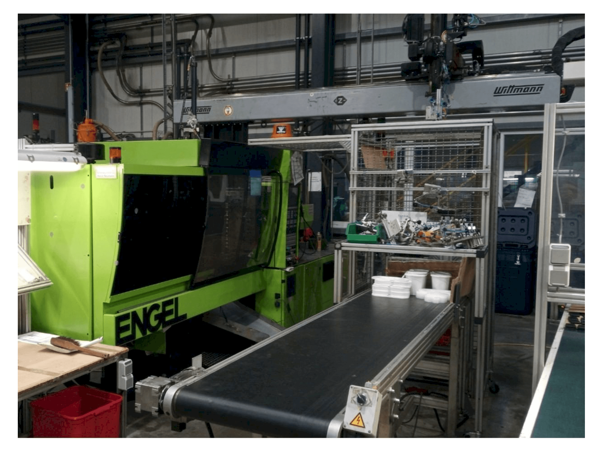 Vista Frontal da Engel VICTORY 500/120 Phoenix máquina