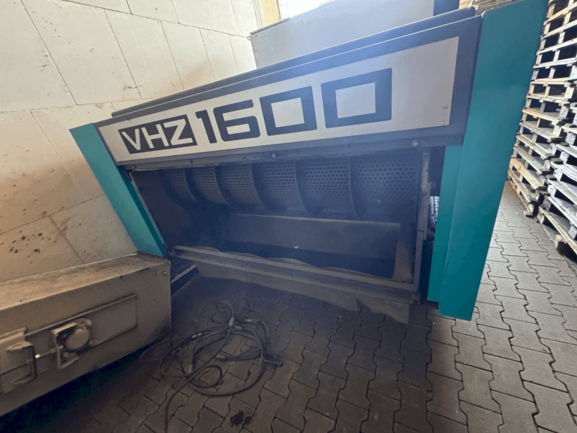 Vista Frontal da VECOPLAN VHZ 1600 máquina