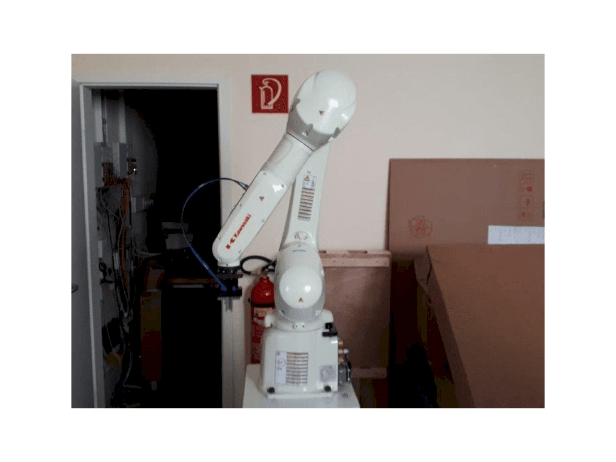 Vista Frontal da Kawasaki RS007L máquina