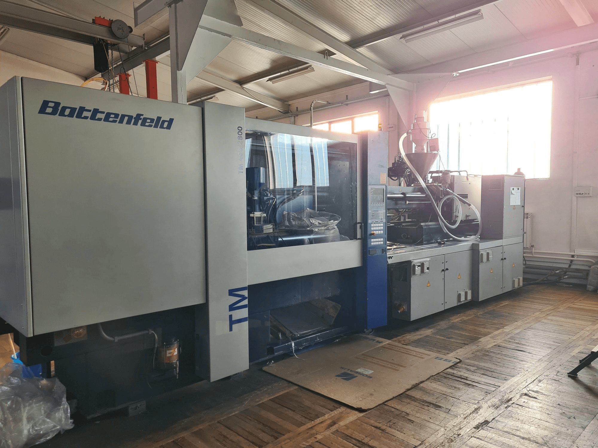 Vista Frontal da Battenfeld TM 450/2800 máquina