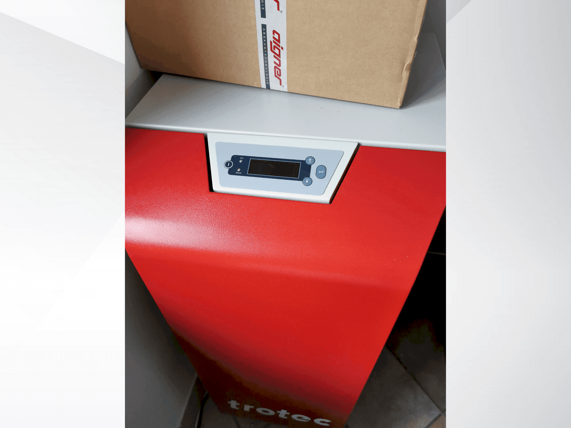 Vista Frontal da Trotec 8060 Q400 RF máquina