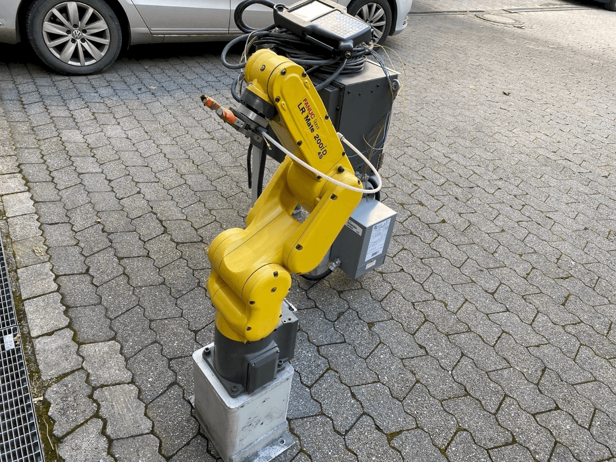 Vista Frontal da FANUC LR Mate 200iD/4S máquina