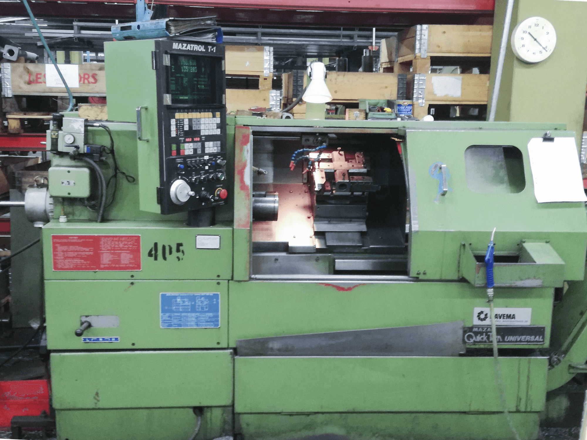 Vista Frontal da Mazak Quick Turn 10 Universal máquina