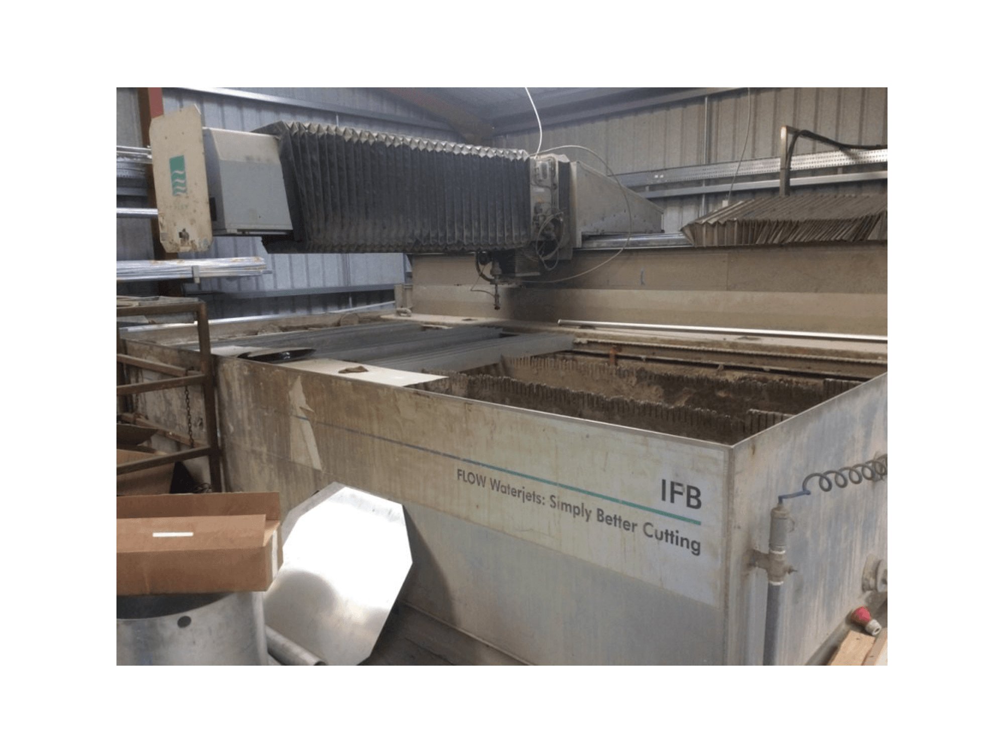 Vista Frontal da Flow IFB 713633-1 máquina