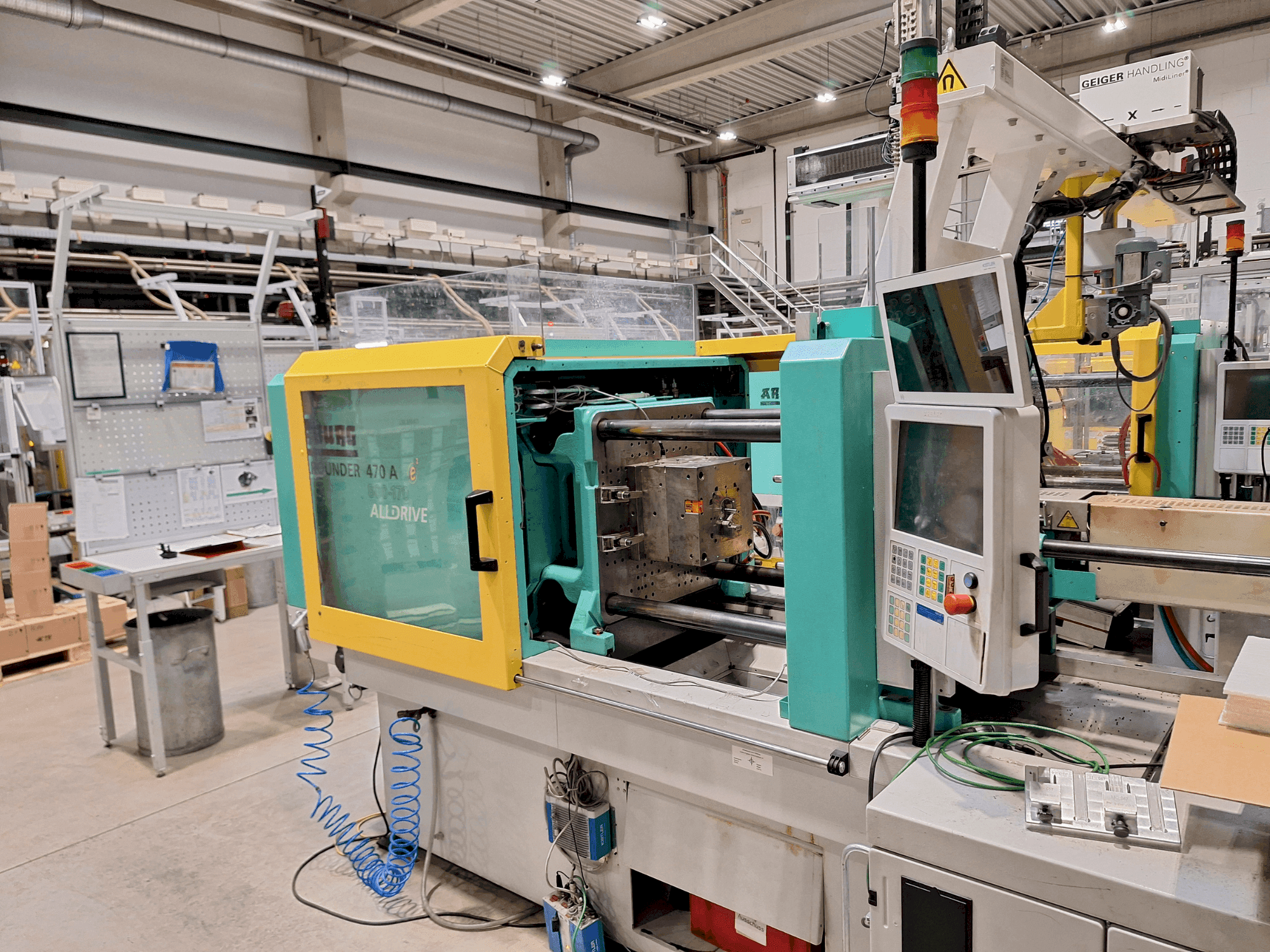 Vista Frontal da Arburg 470 A 800-170 máquina