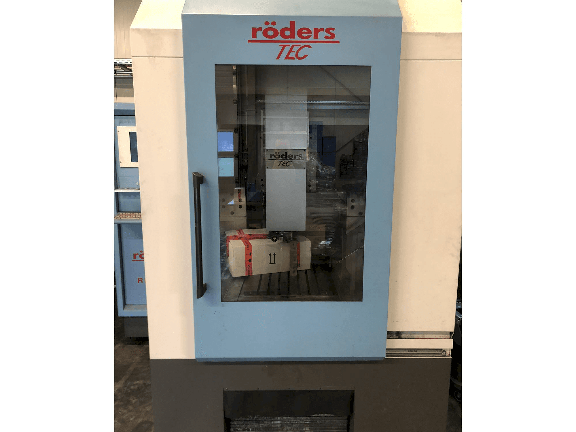 Vista Frontal da RÖDERS 600 RFM-2 máquina