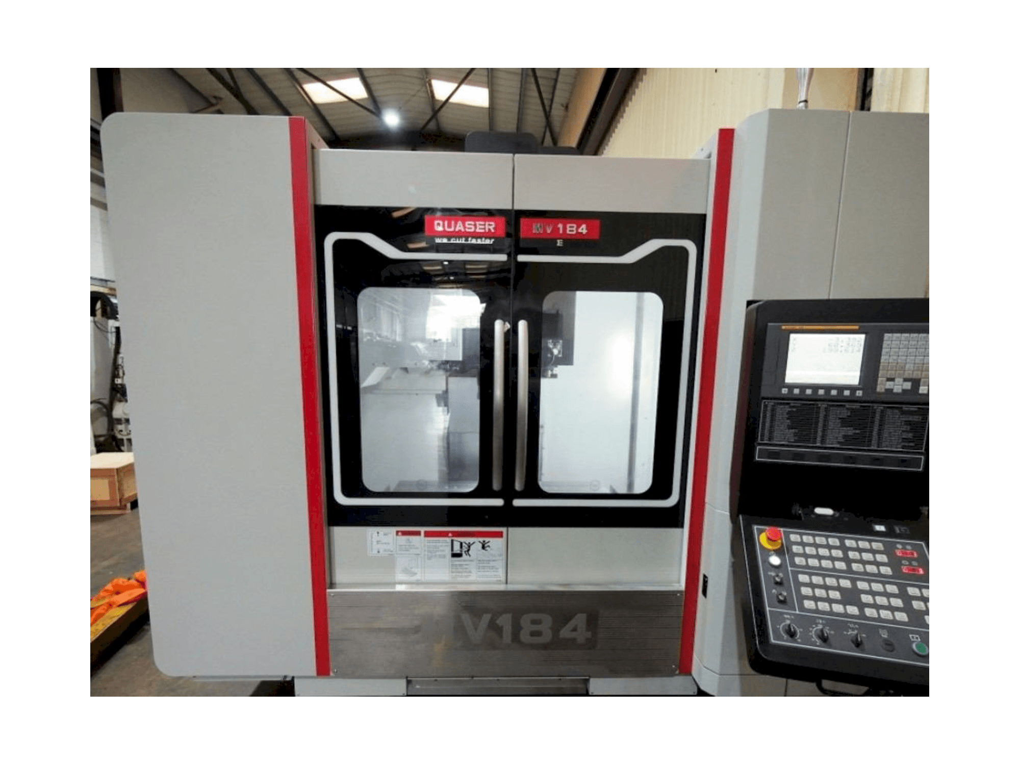 Vista Frontal da Quaser MV184E máquina