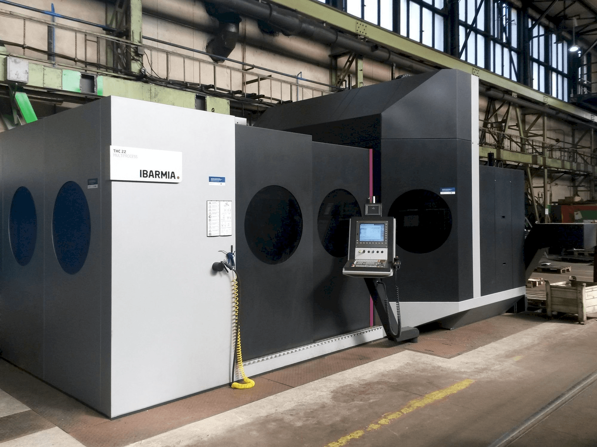 Vista Frontal da IBARMIA THC 22 MULTIPROCESS máquina