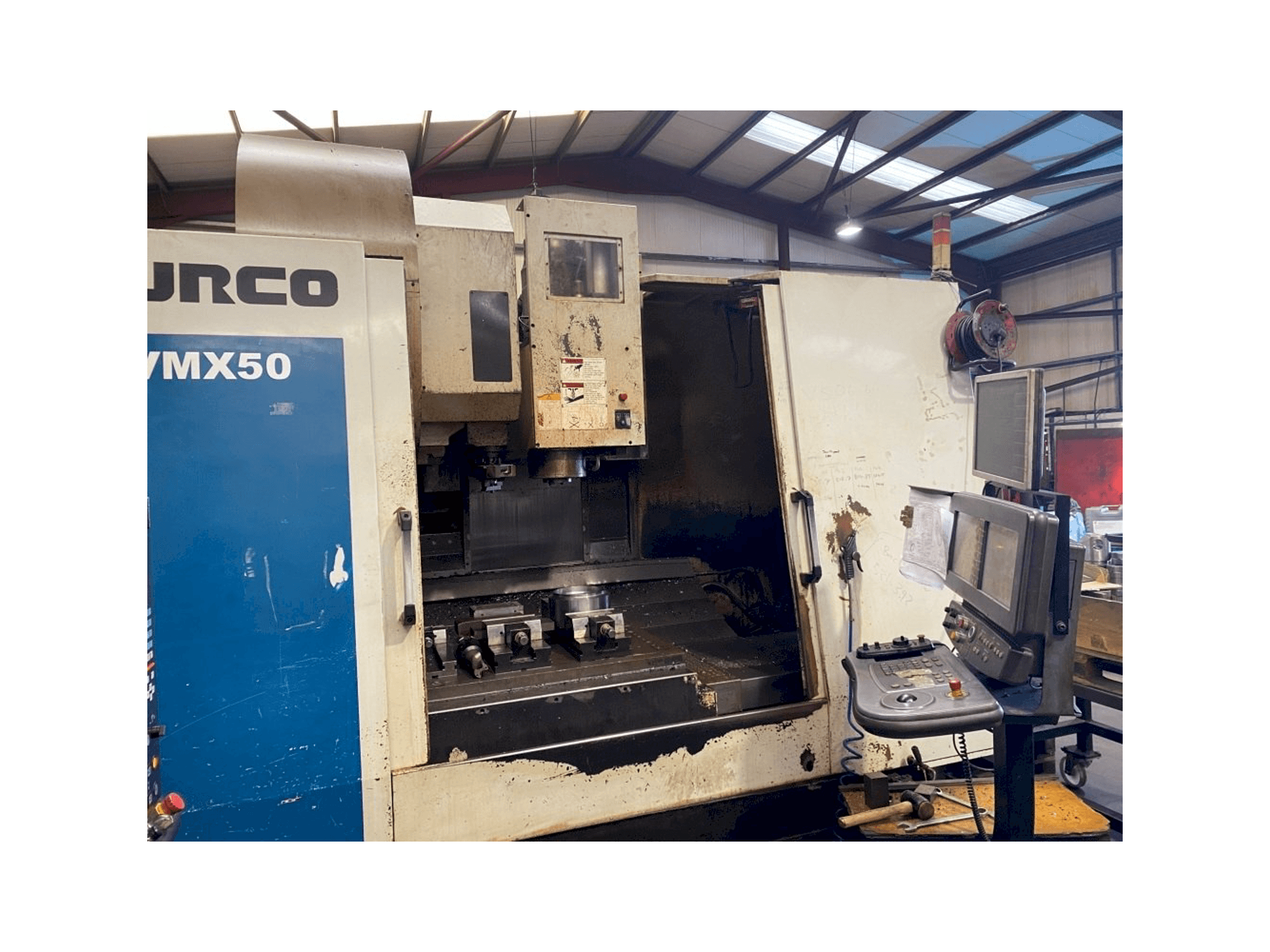 Vista Frontal da Hurco VMX 50/50T máquina