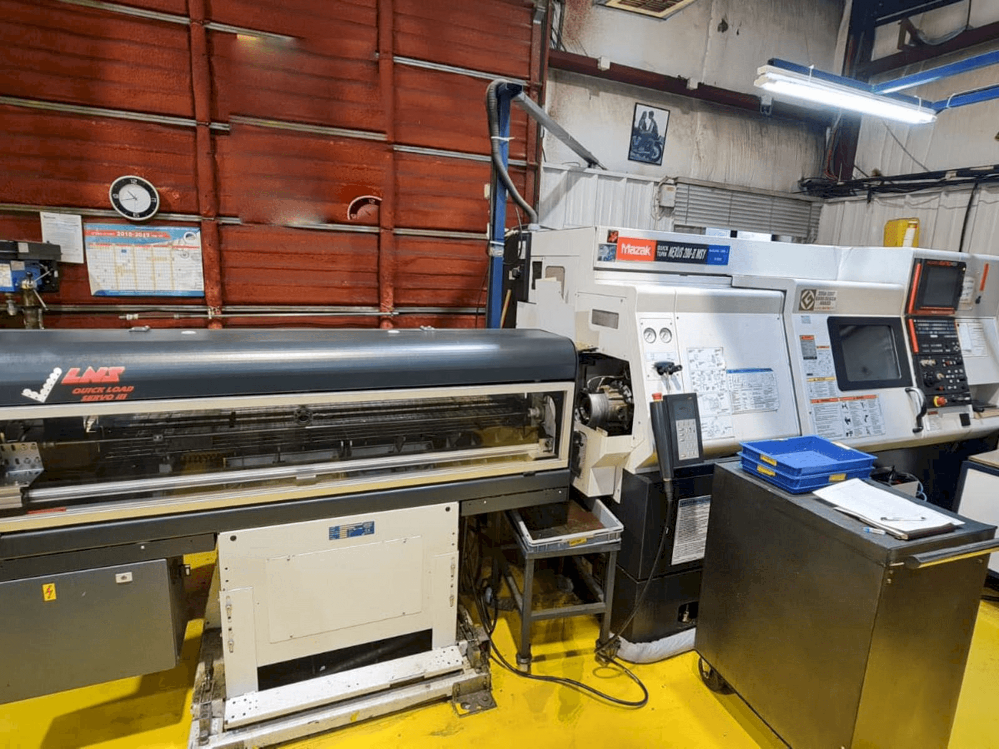 Vista Frontal da Mazak Quick Turn Nexus 200-II MSY máquina