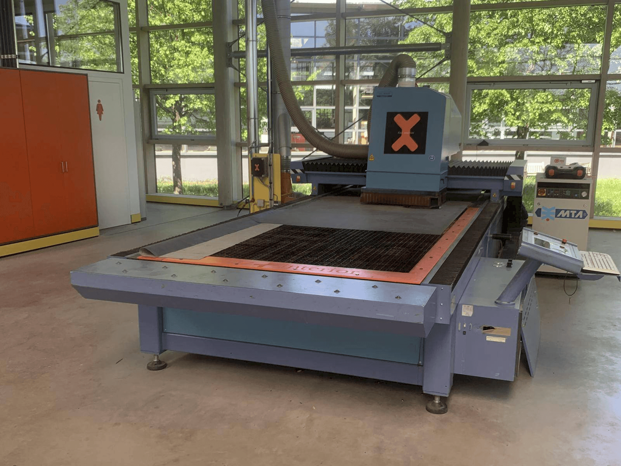 Vista Frontal da SEI X-TYPE máquina