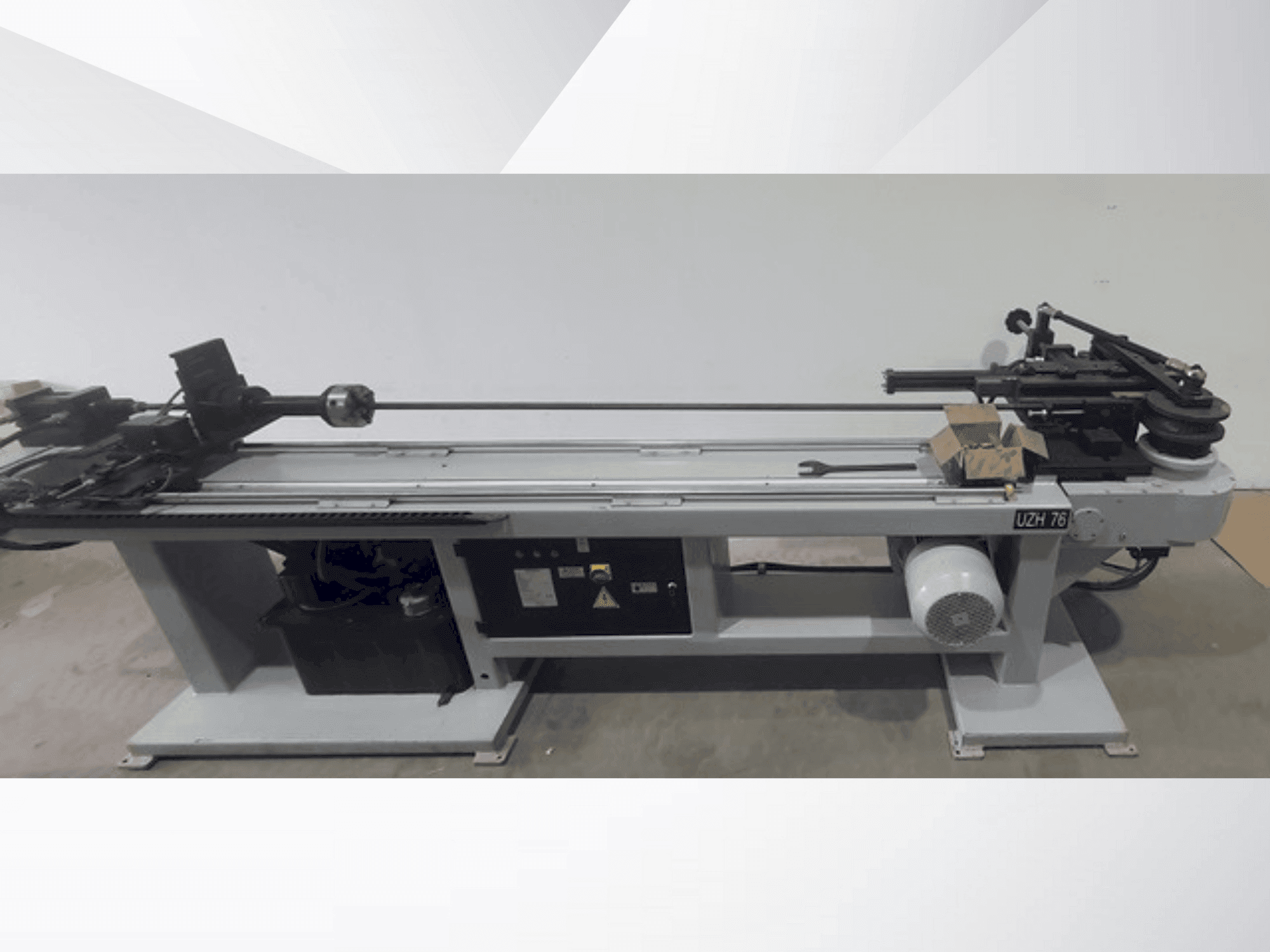 Vista Frontal da UZMA MAKINA UZH76 máquina